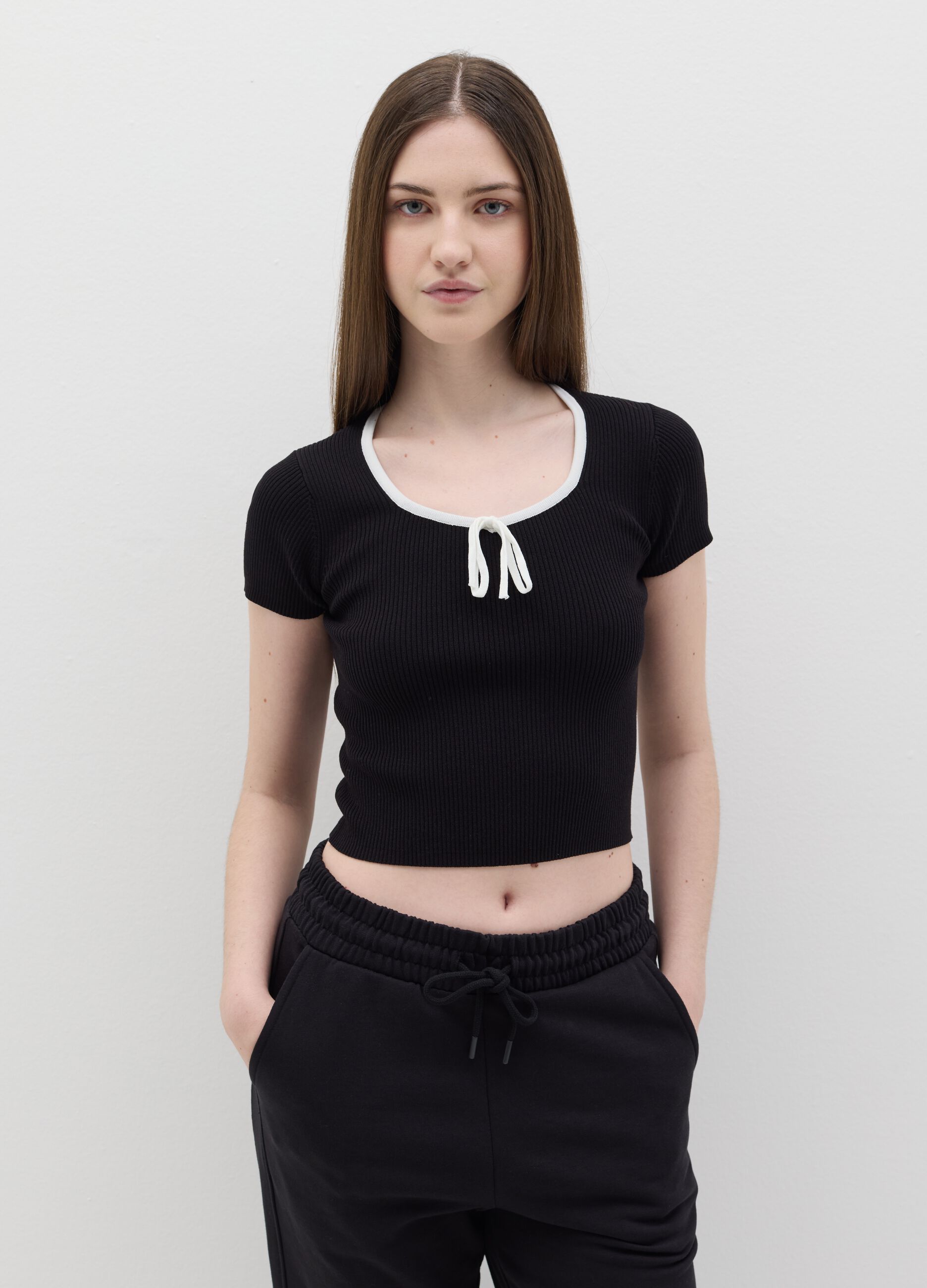 Ribbed top with bow