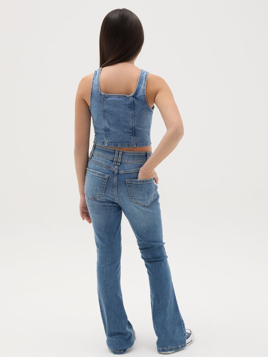 Jeans bootcut con tasche _3