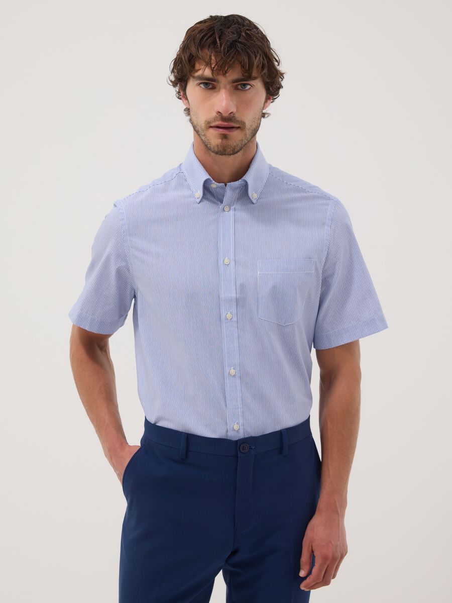 Camicia azzurra a righe a maniche corte regular fit_0