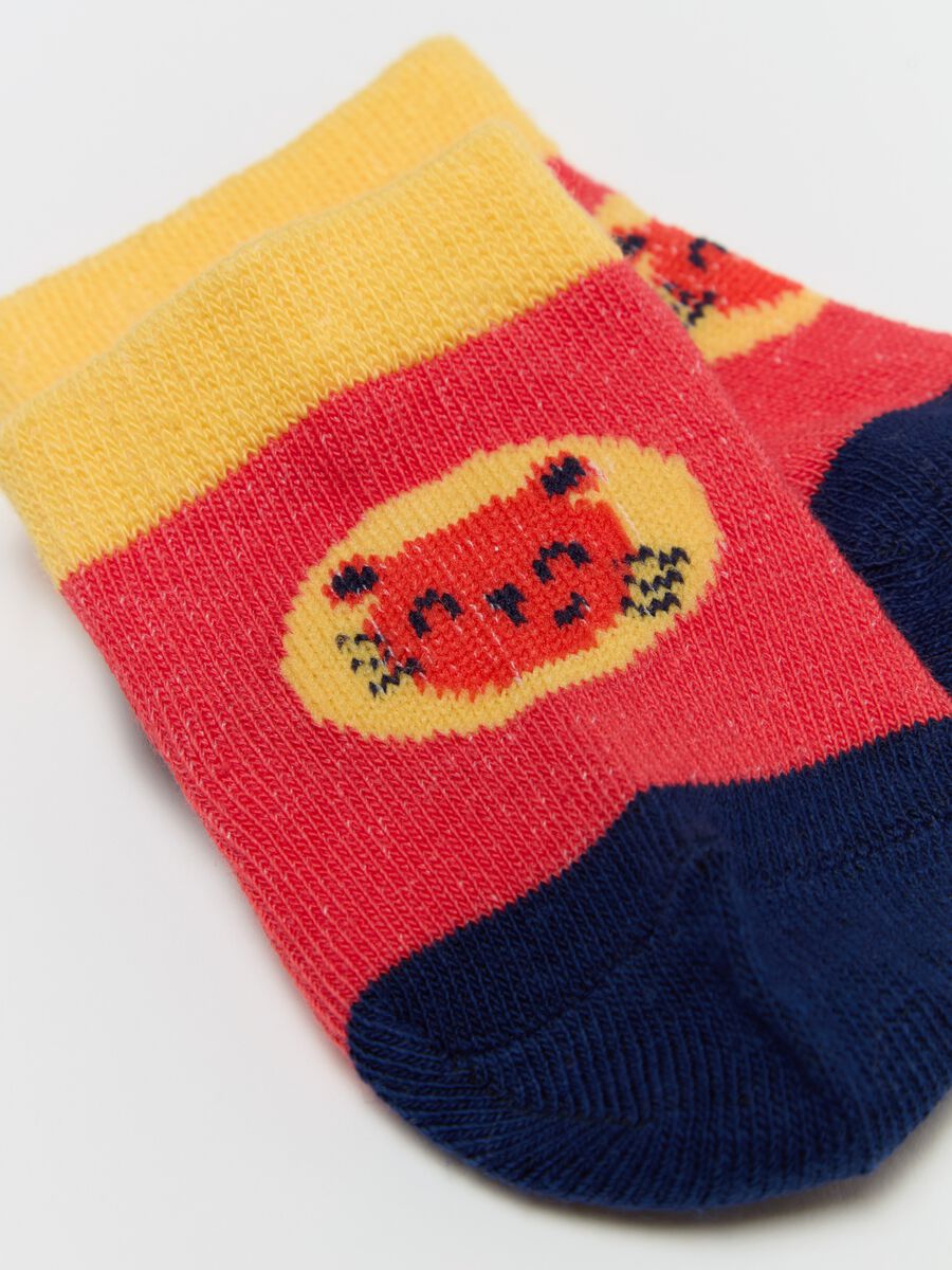 Three-pair pack colourblock socks with savannah animals design_2