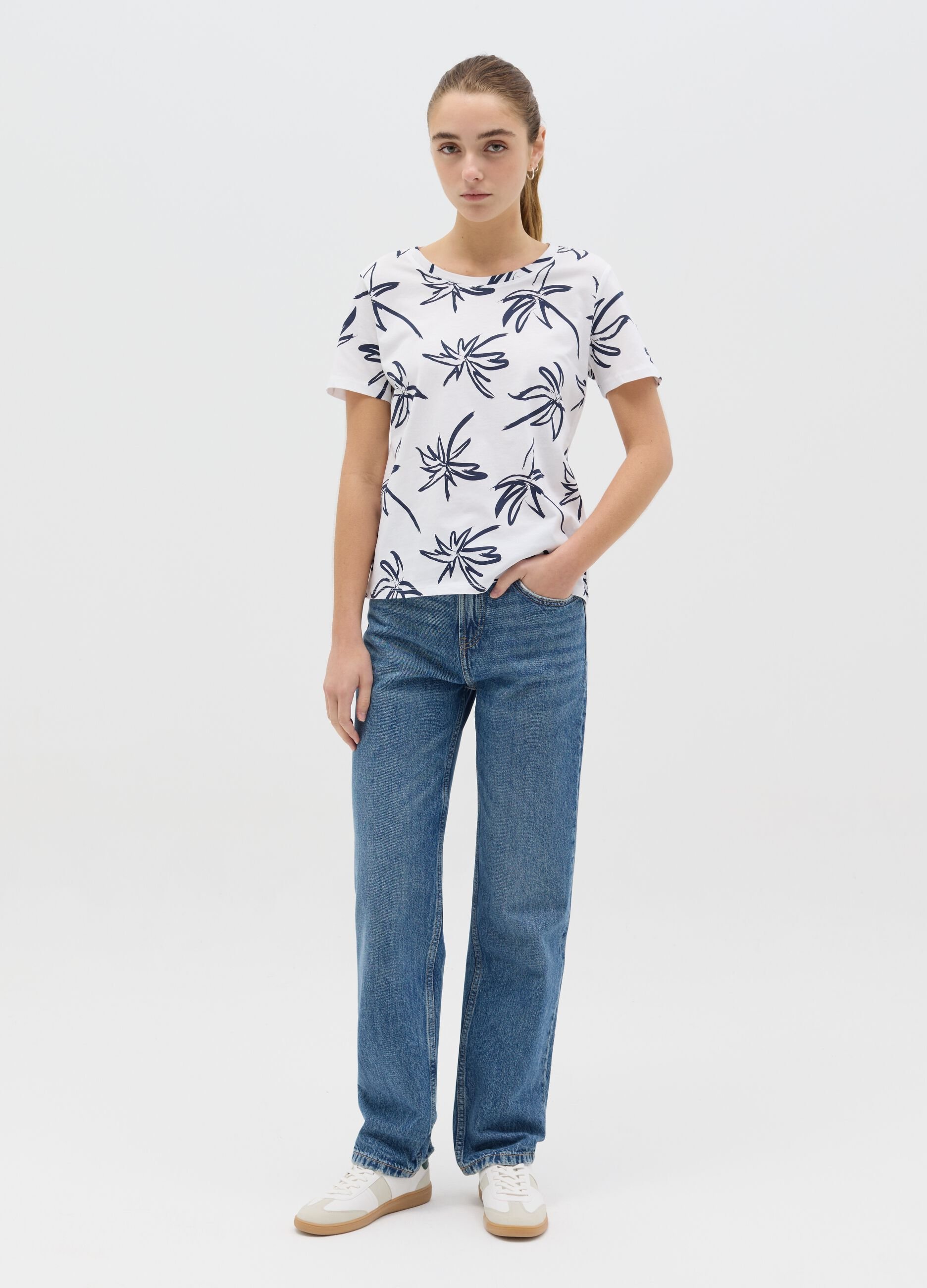 White T-shirt with floral print