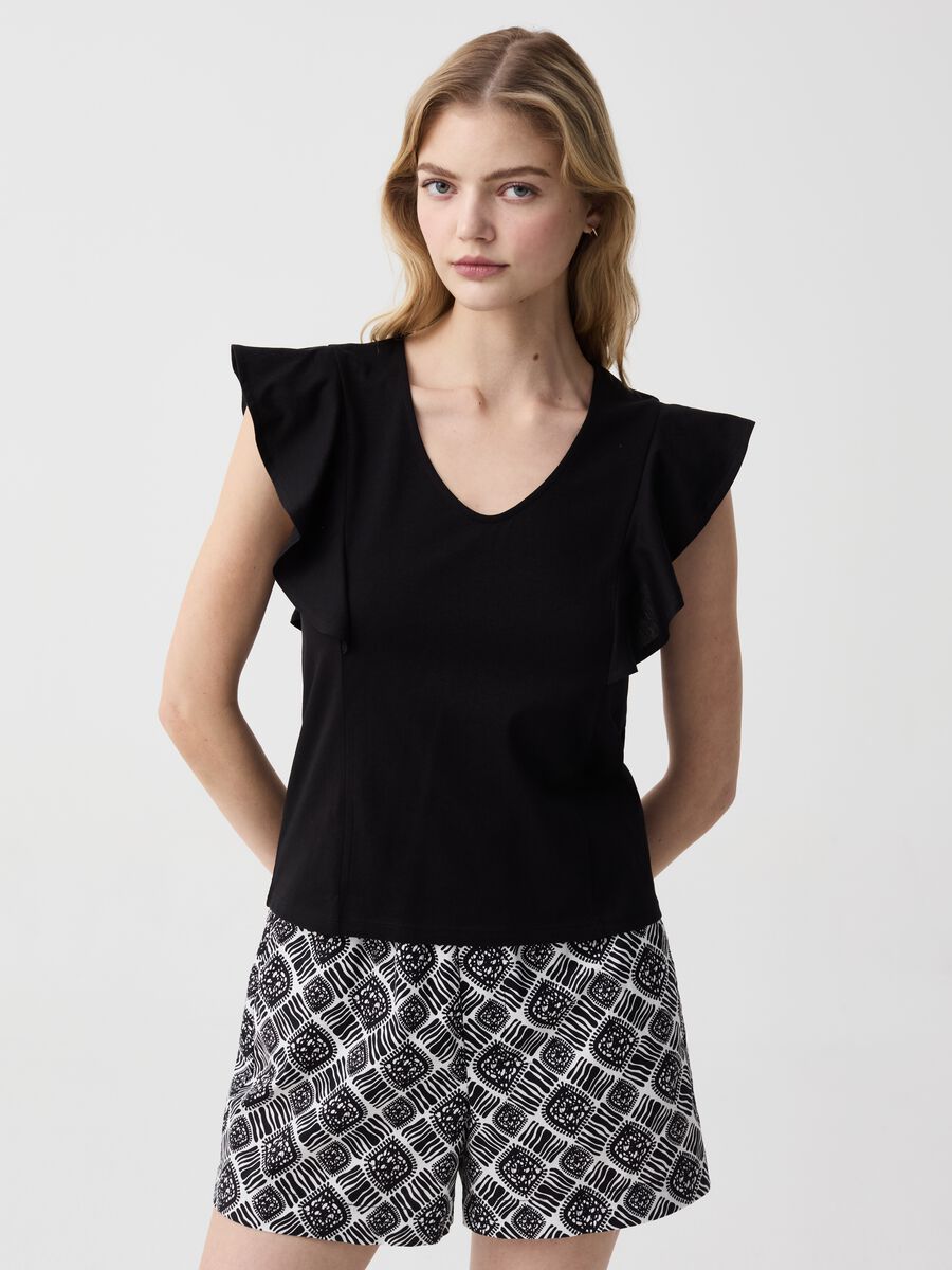 Sleeveless T-shirt with V neck and flounce_0