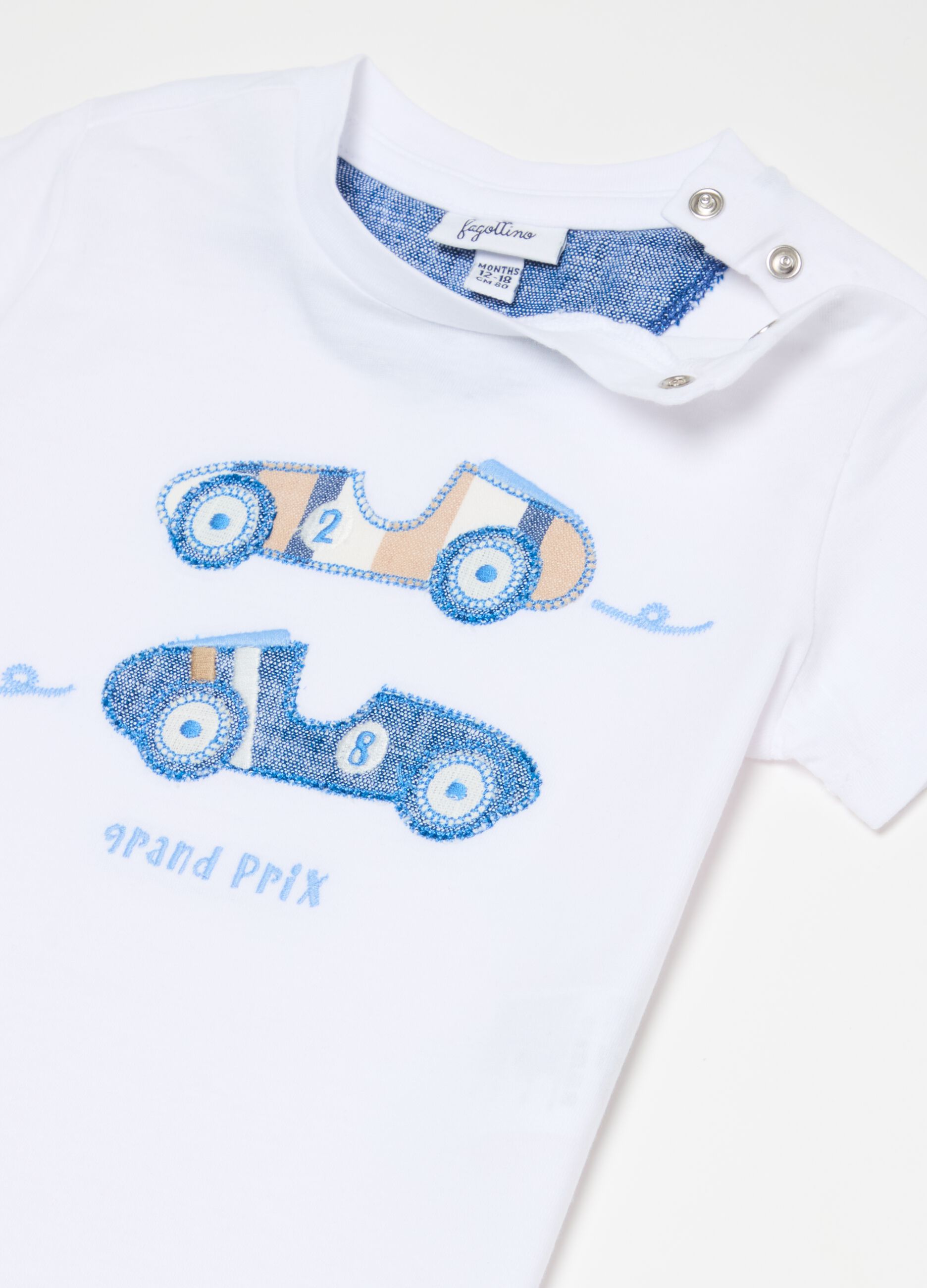 T-shirt in cotone con patch auto da corsa