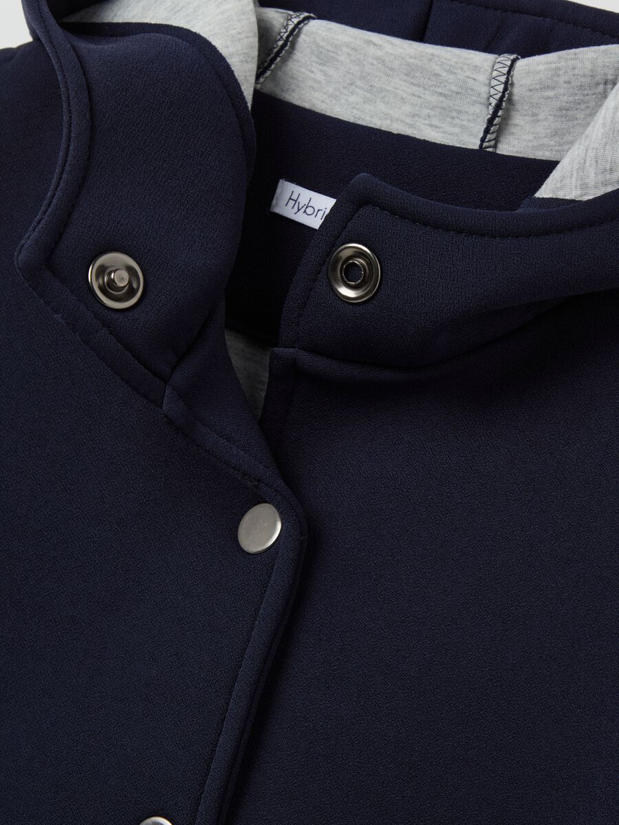 Short jacket with hood and buttons_5