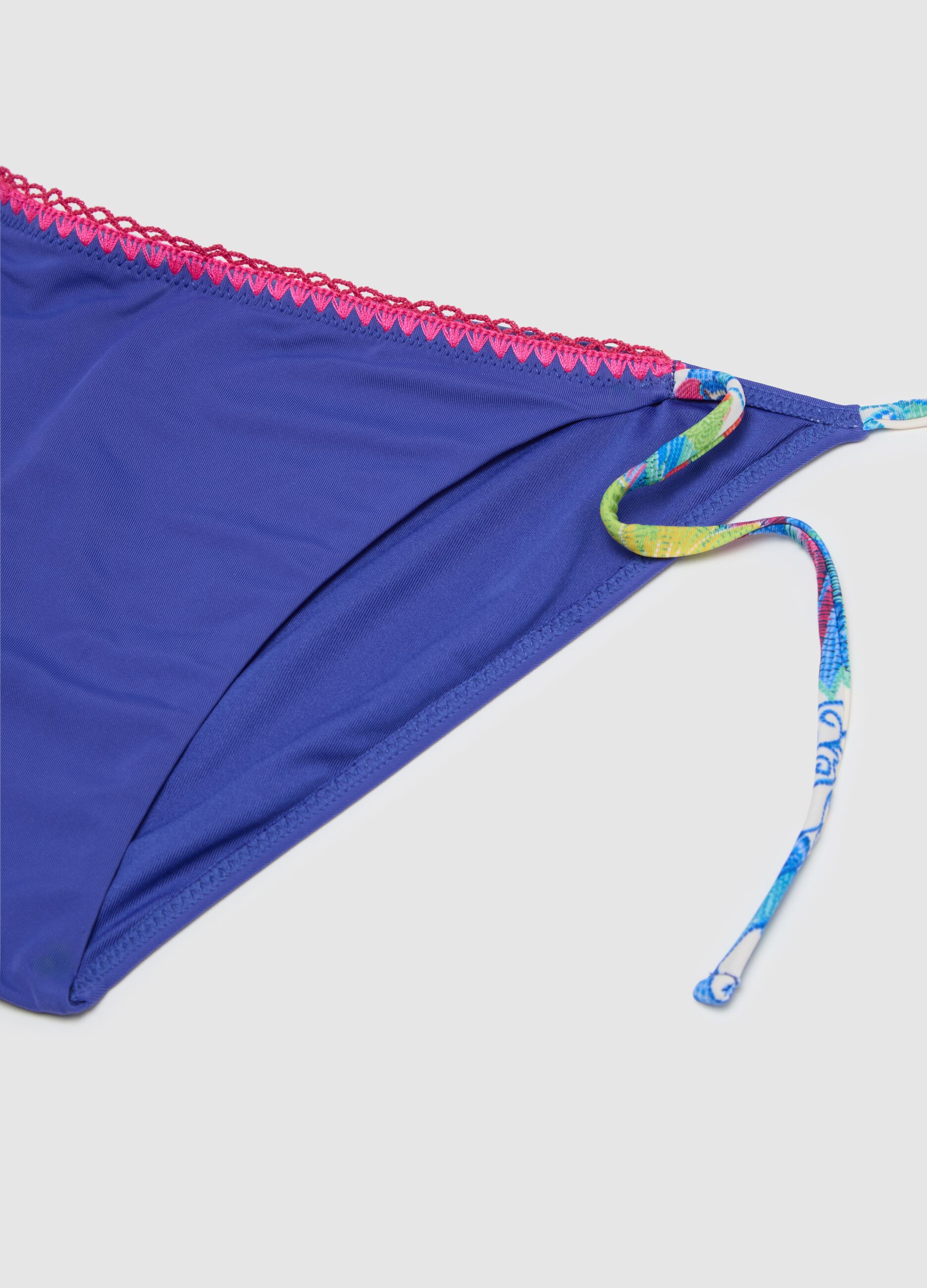 Slip bikini da donna in tessuto elasticizzato con laccetti