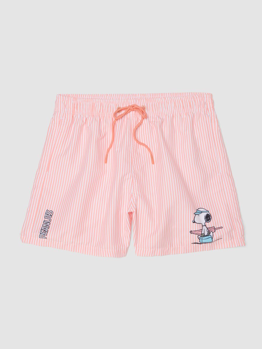 White and pink striped swim trunks with Peanuts print_4