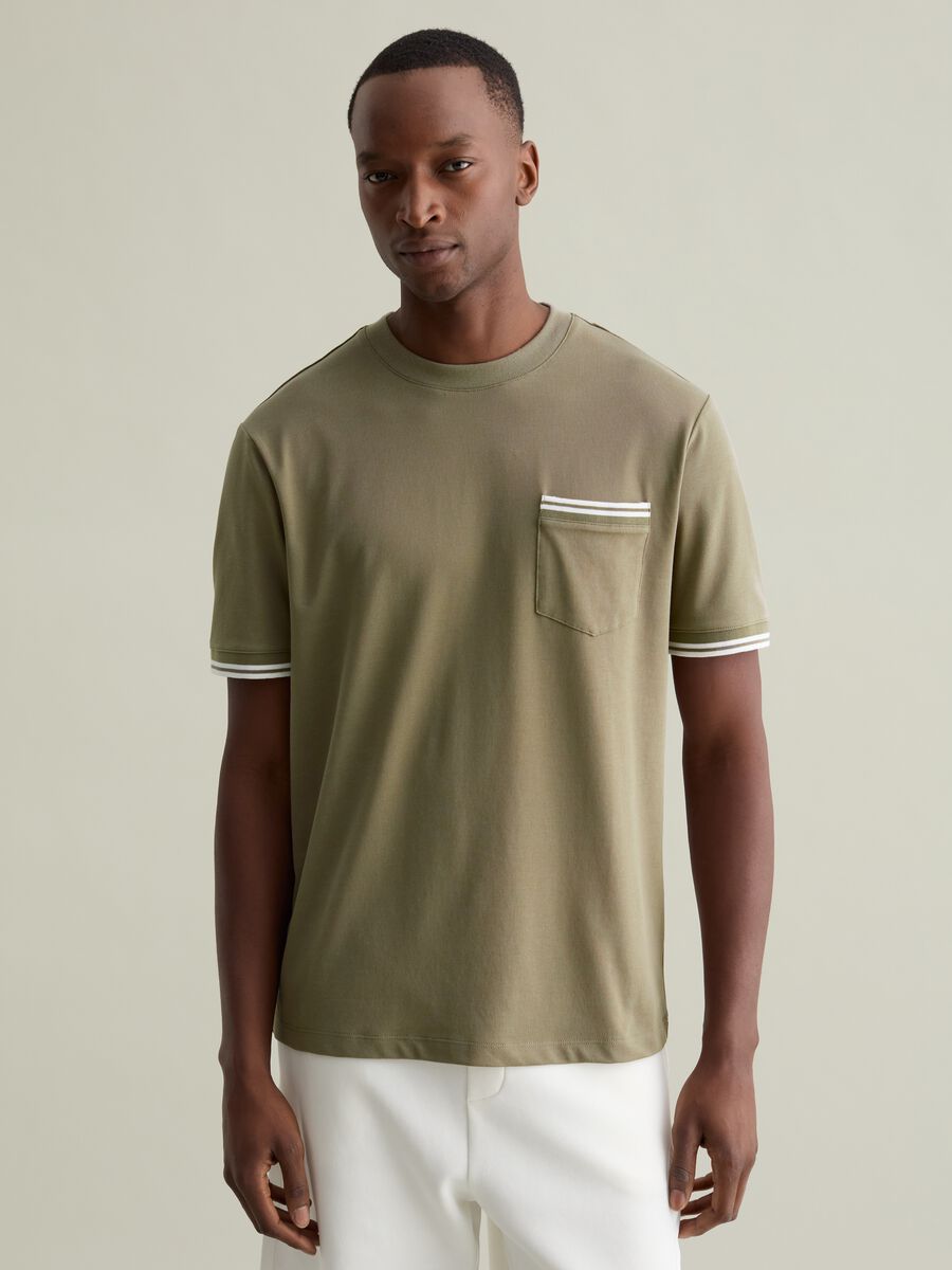 T-shirt with striped details and pocket_0