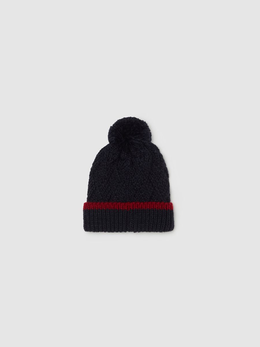 Knitted hat with pompom_1
