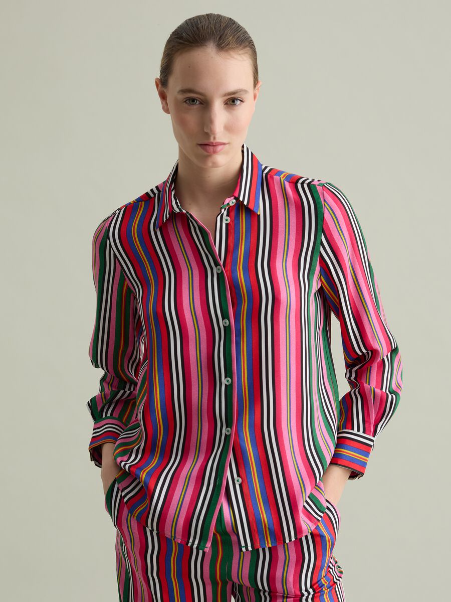 Fluid shirt with multicoloured stripes_0