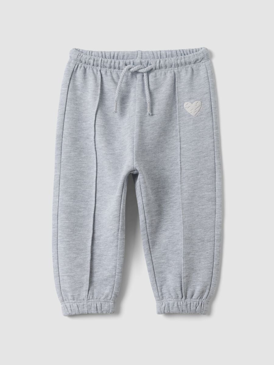 Pantaloni jogger grigi in puro cotone con stampa cuore comfort fit per bimba_0