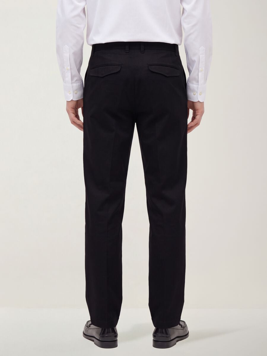 Black pure cotton regular-fit chino trousers_3