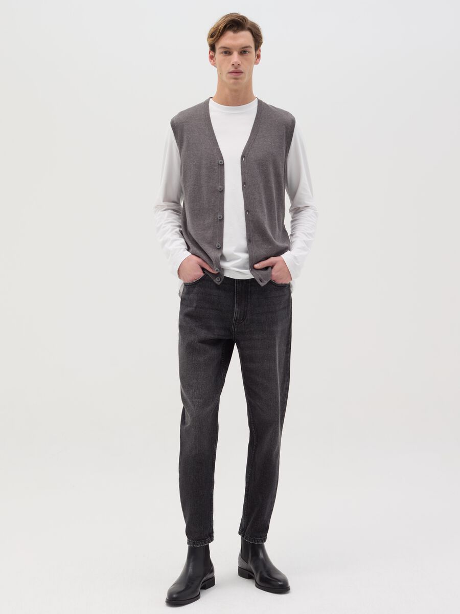 Gilet with V neck and buttons_1