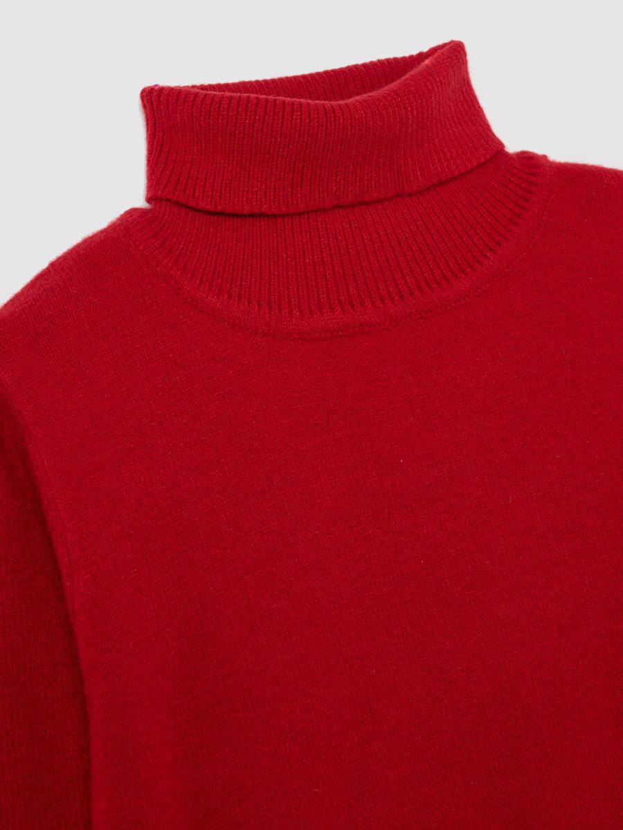 Maglione rosso a collo alto da bambino regular fit_2