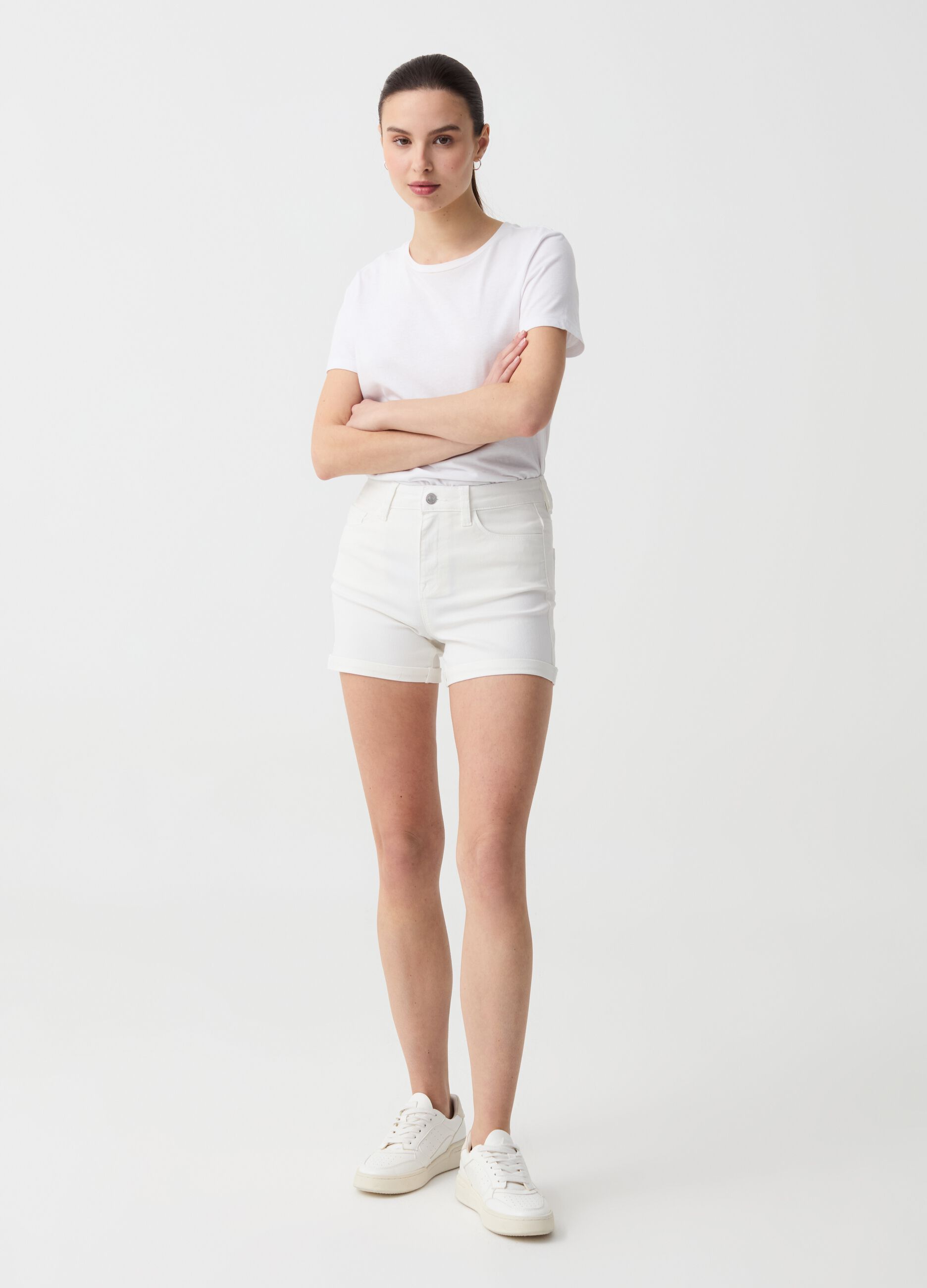 Shorts in denim con risvolti