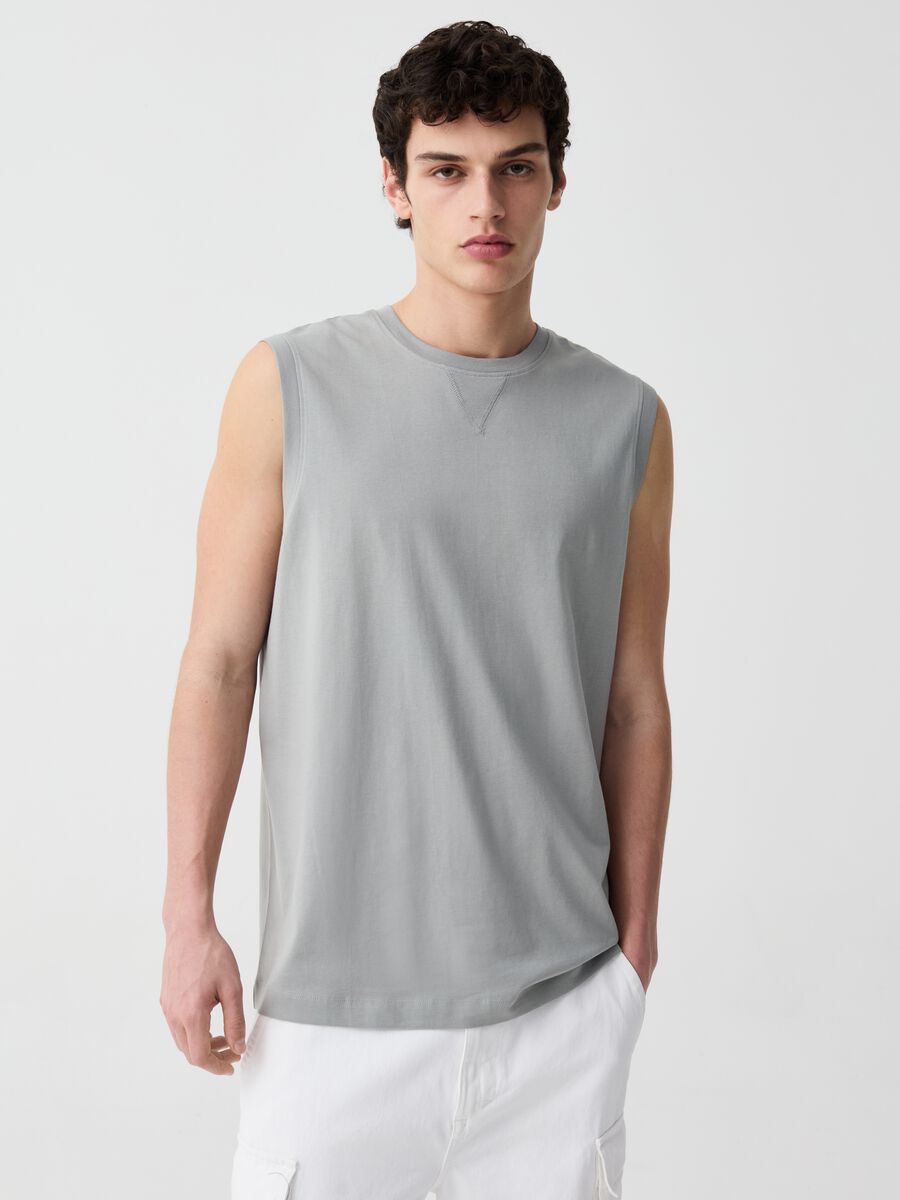 Tank top with round neck with V detail_0