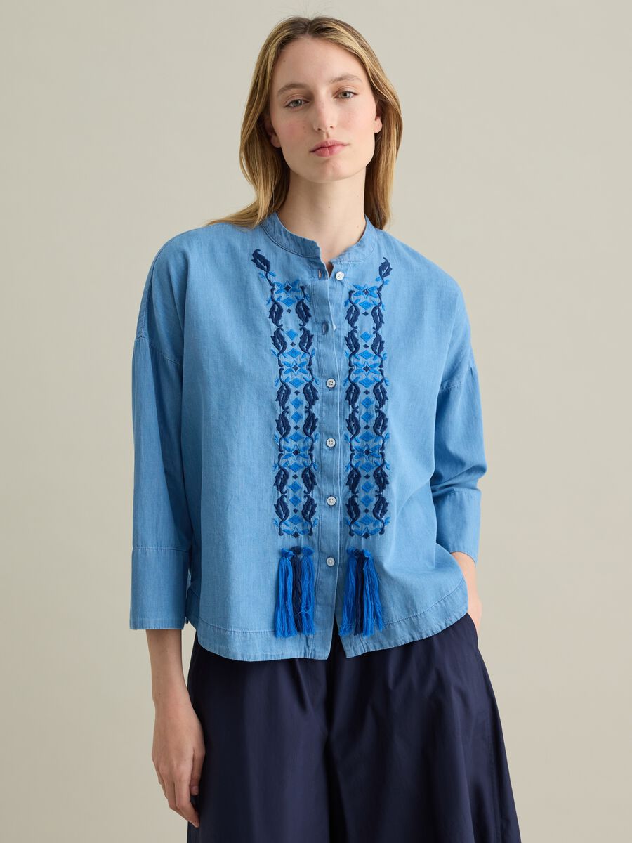 Women's oversized denim shirt in 100% cotton with regular fit and embroidery_0