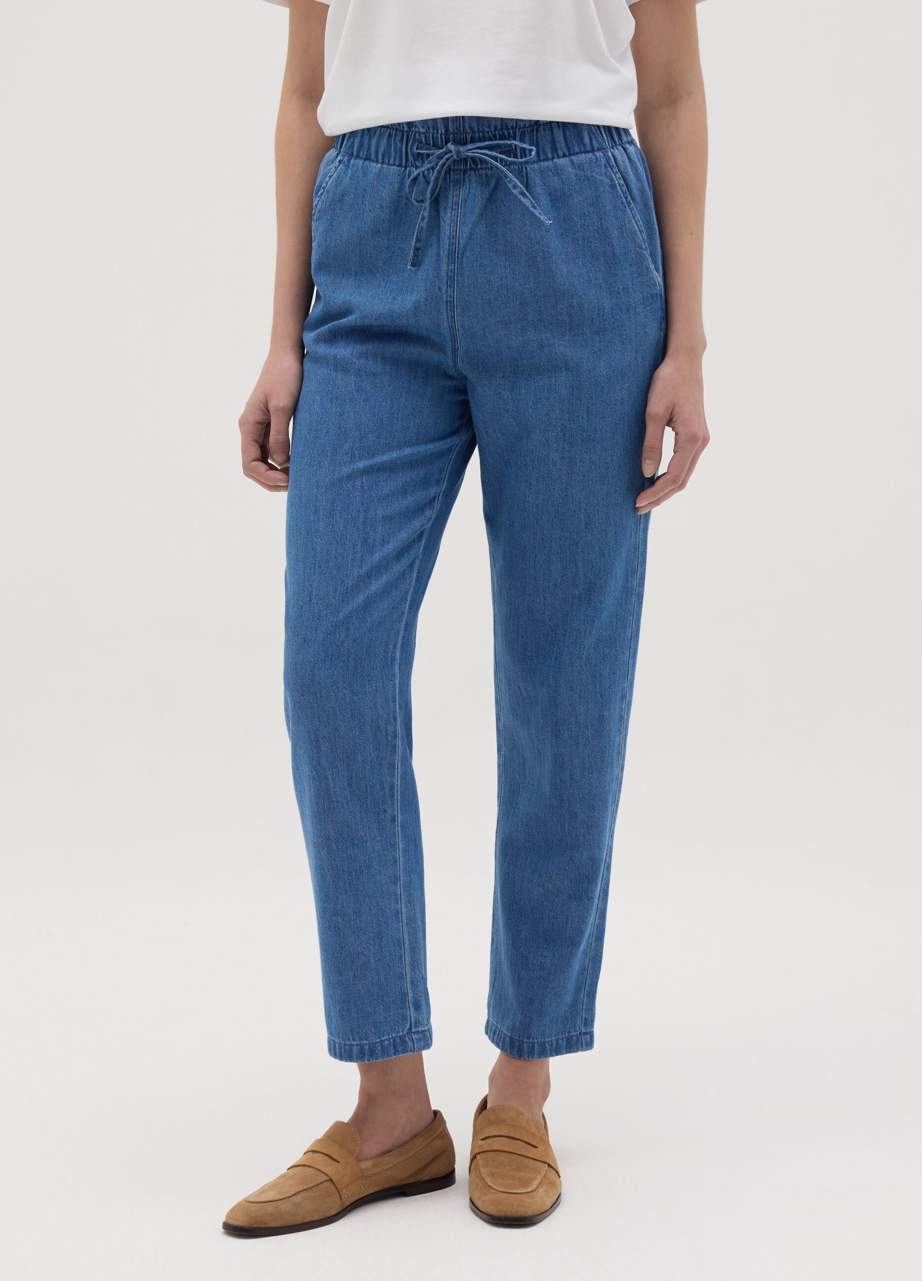 Cropped joggers in denim with drawstring