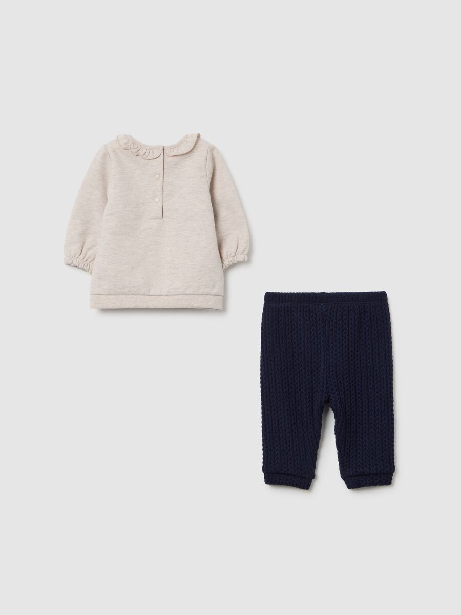 Set pullover pantalone multicolor da neonata con volant e decori_1