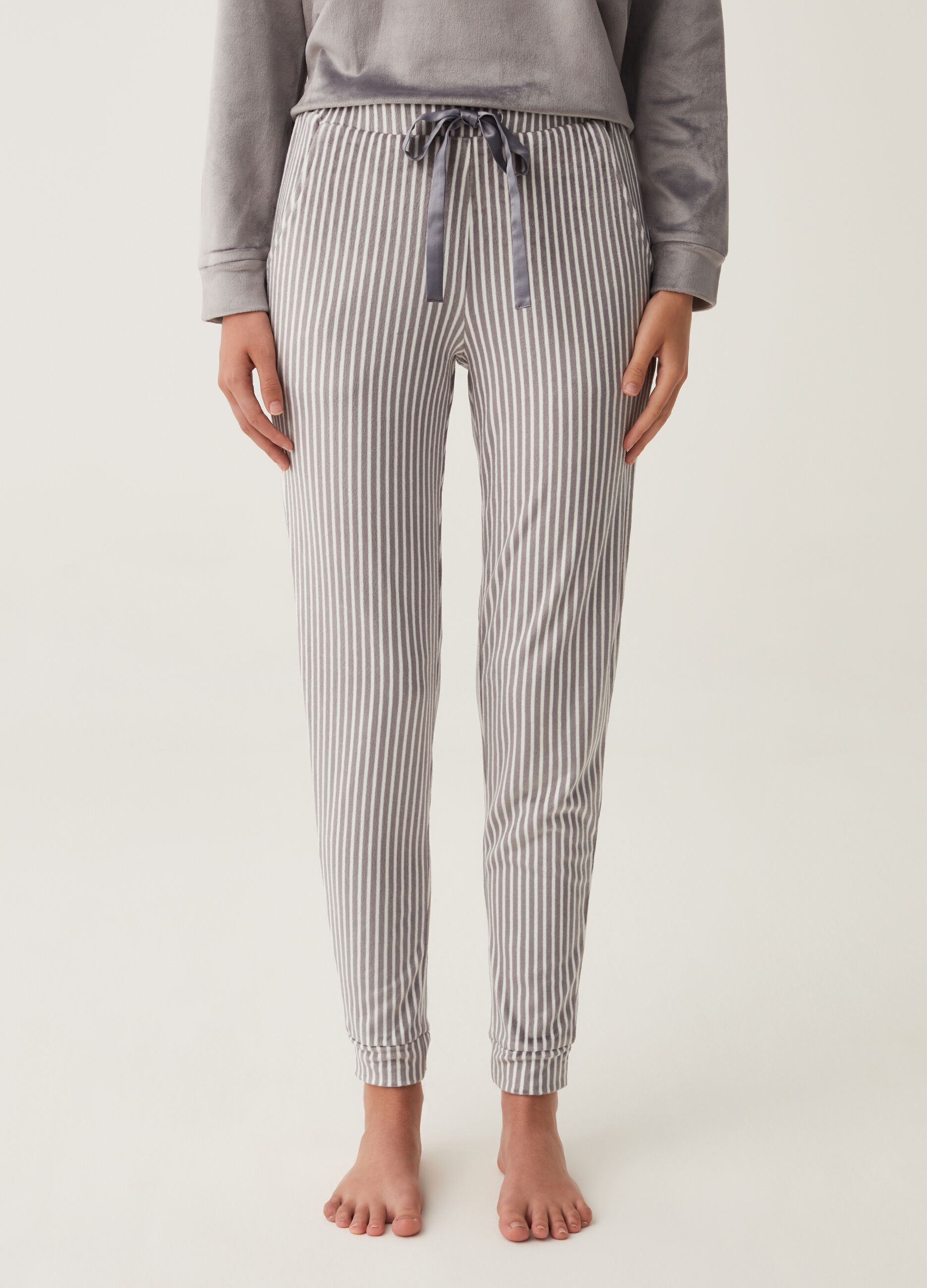 Pantalone pigiama a righe con tasche_1