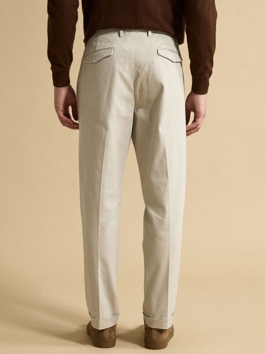 Grey regular-fit stretch cotton chino trousers_3