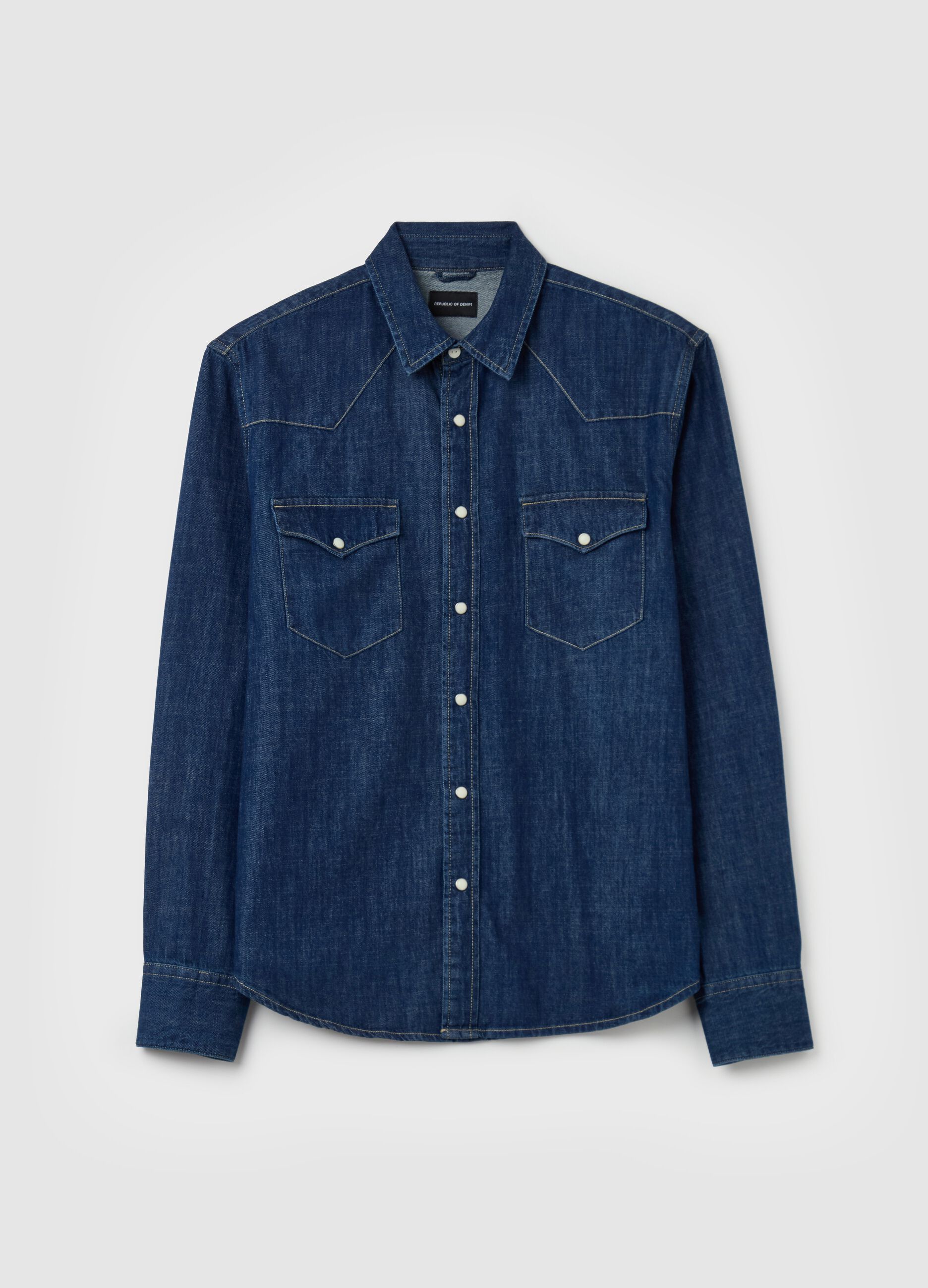 Camicia in denim con tasche 