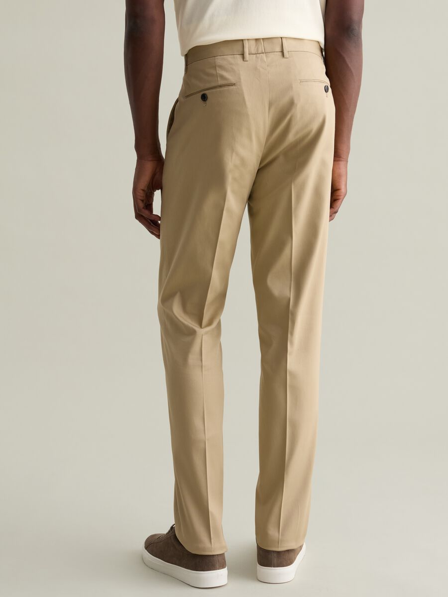 Contemporary chino trousers with darts_3