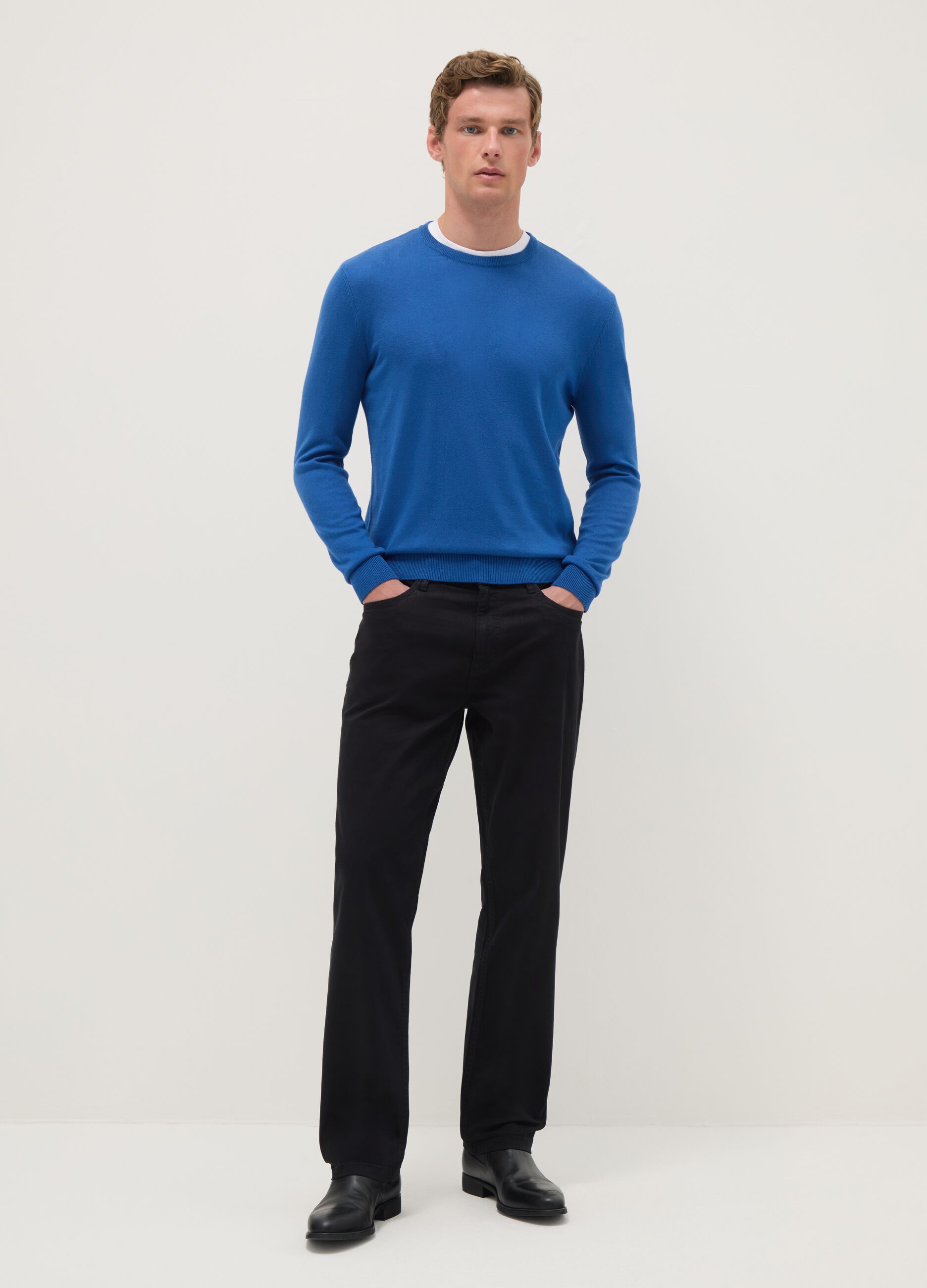Blue crew neck pullover in cotton blend regular fit