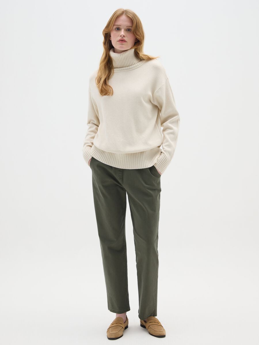 Pantaloni in cotone elasticizzato verdi regular fit_0