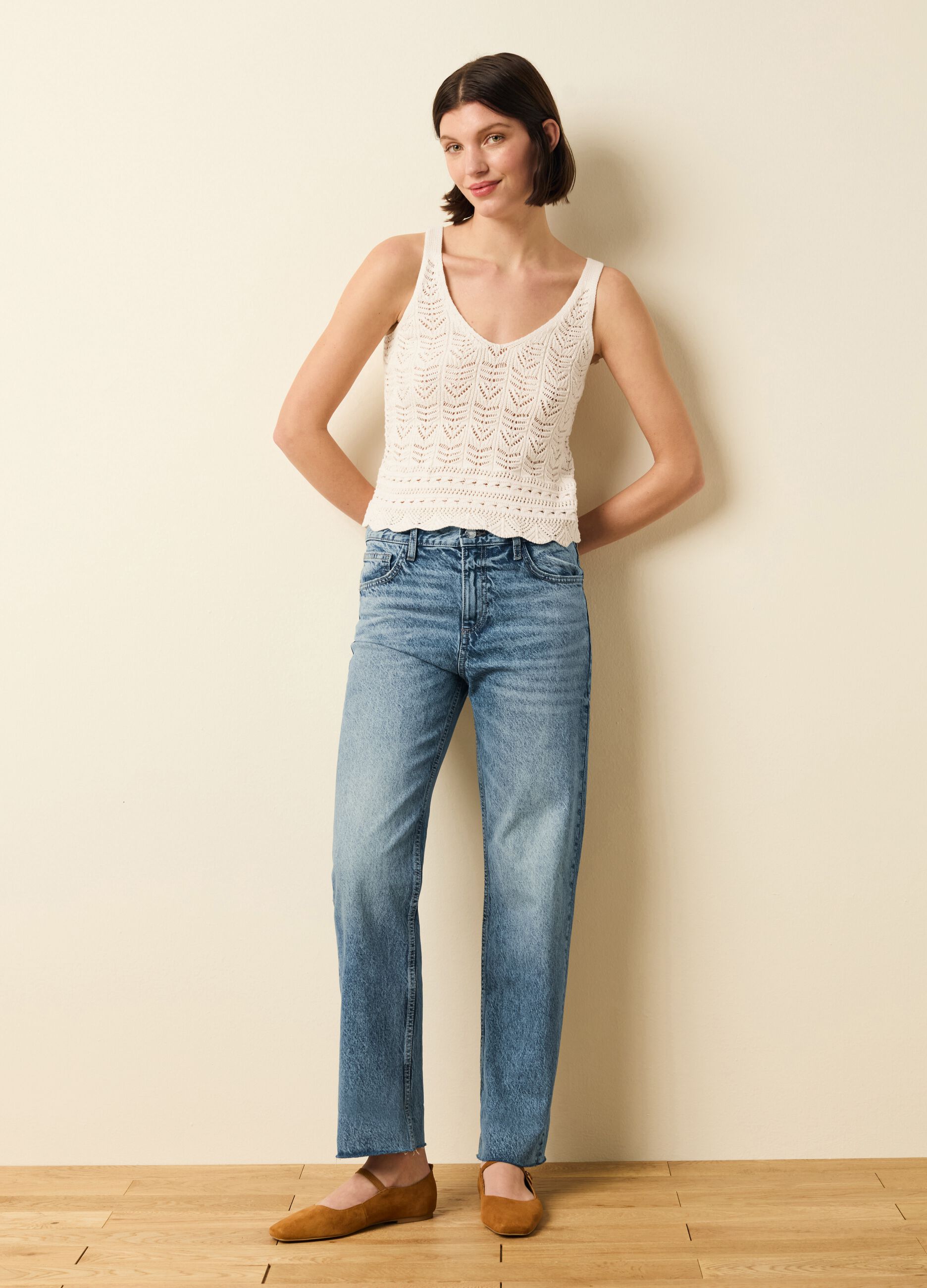 Crochet tank top with V neck