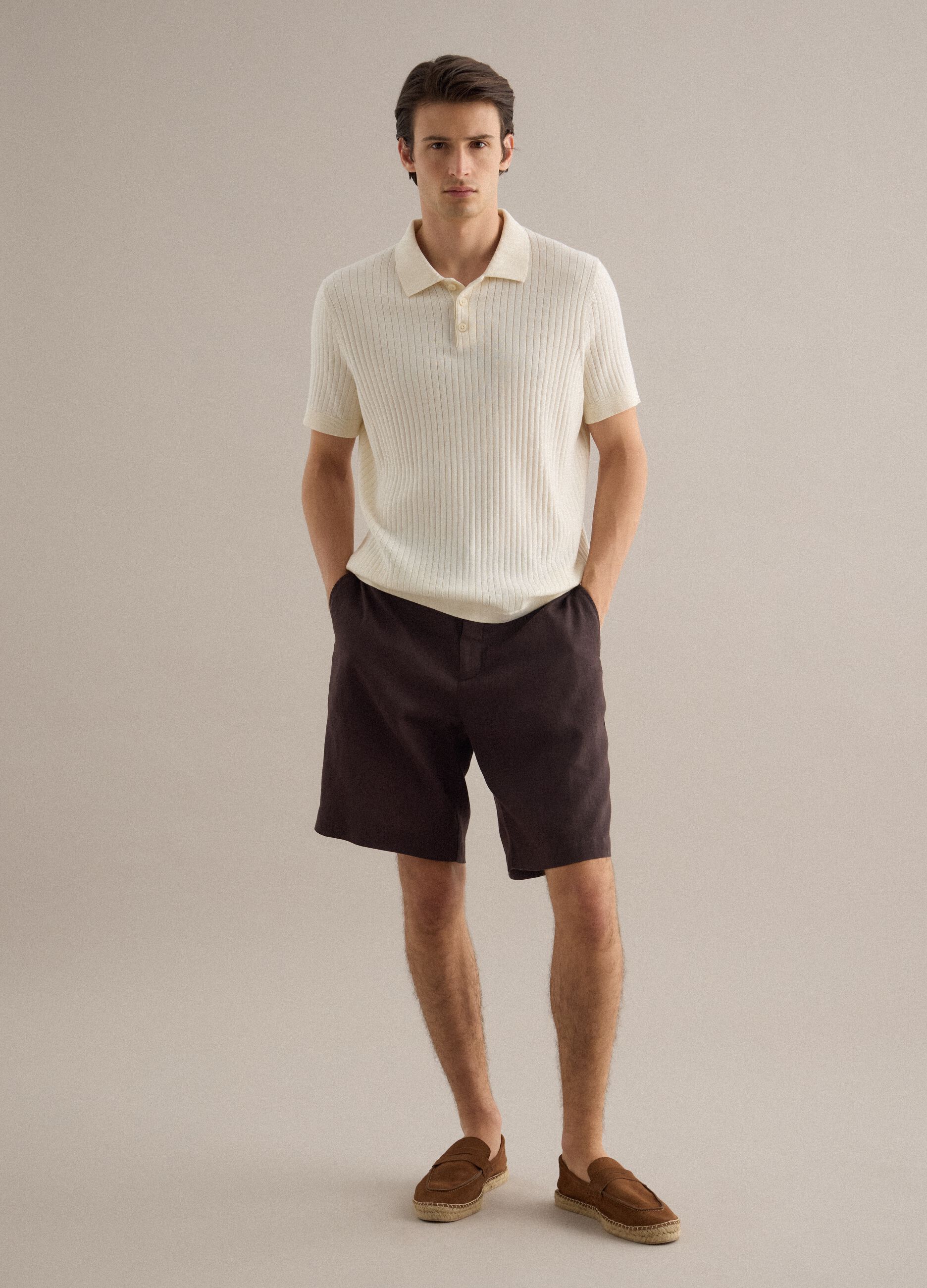 Brown pure linen Bermuda shorts with regular fit