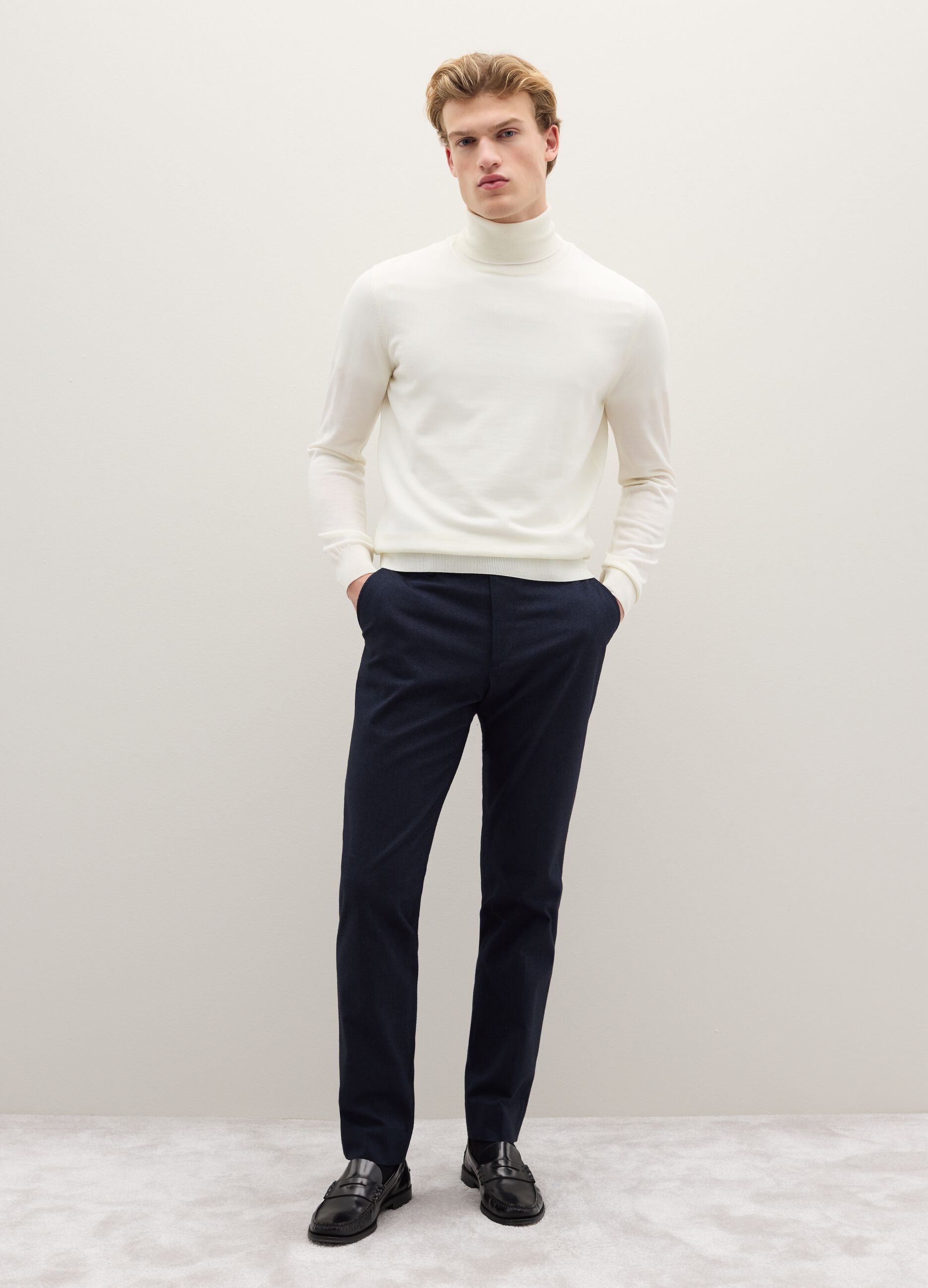 Pantaloni blu in cotone elasticizzato slim fit