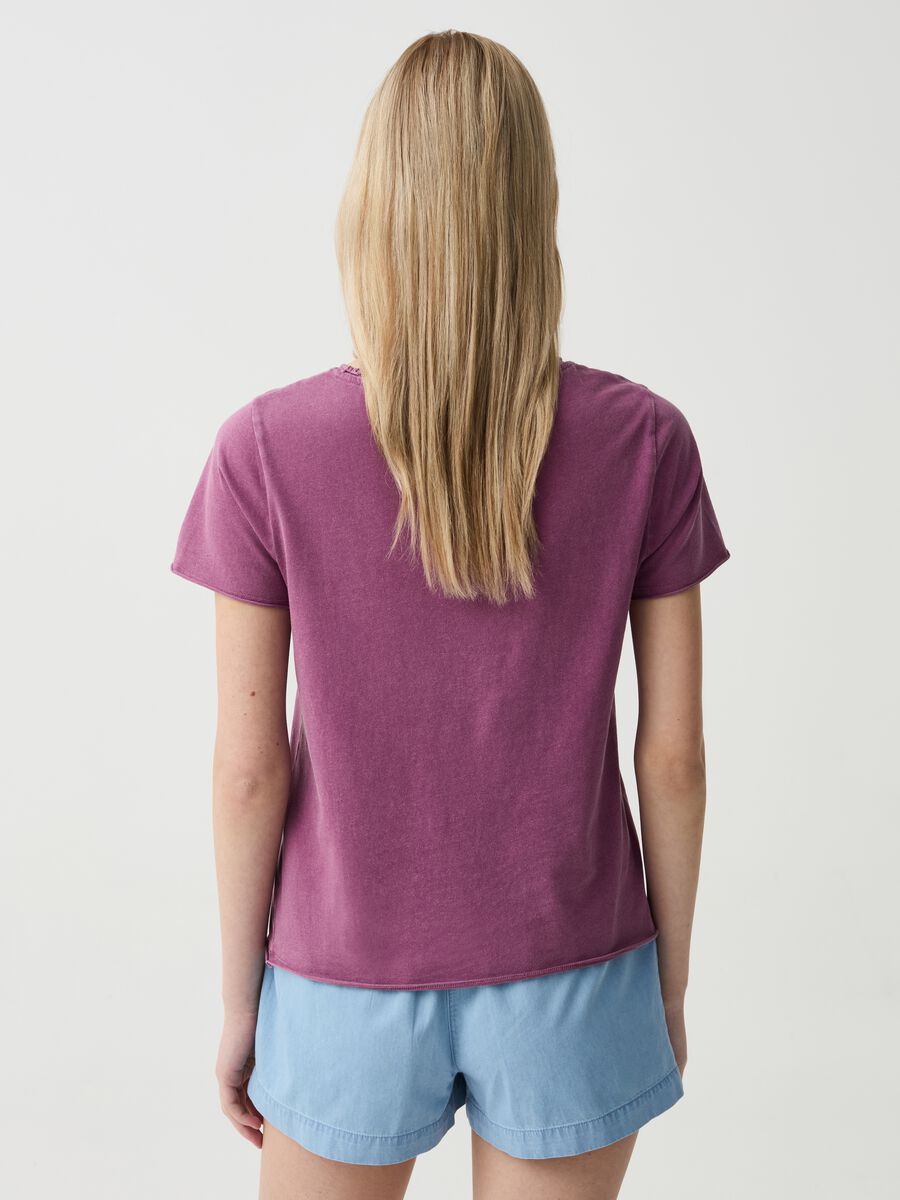 T-shirt with round neck and rolled edging_1