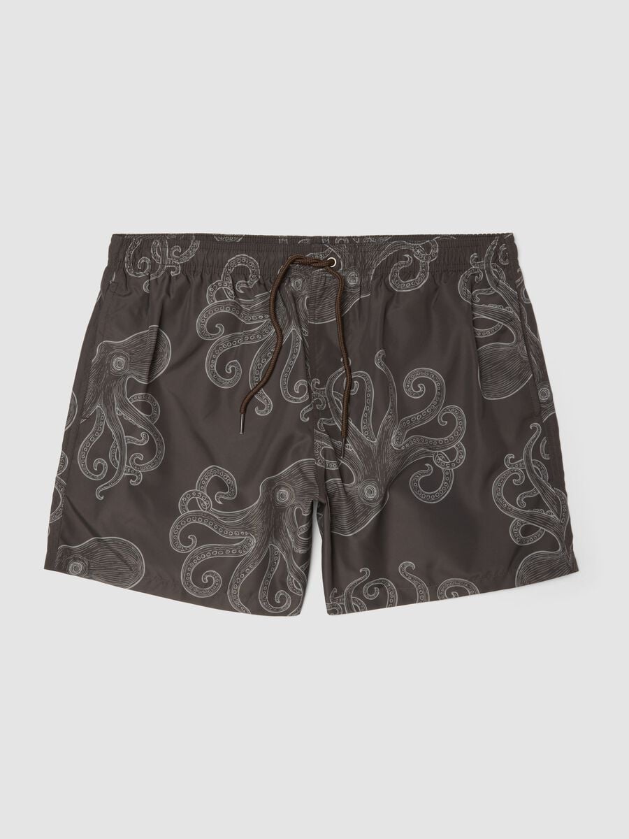 Brown swim shorts with all-over print_5