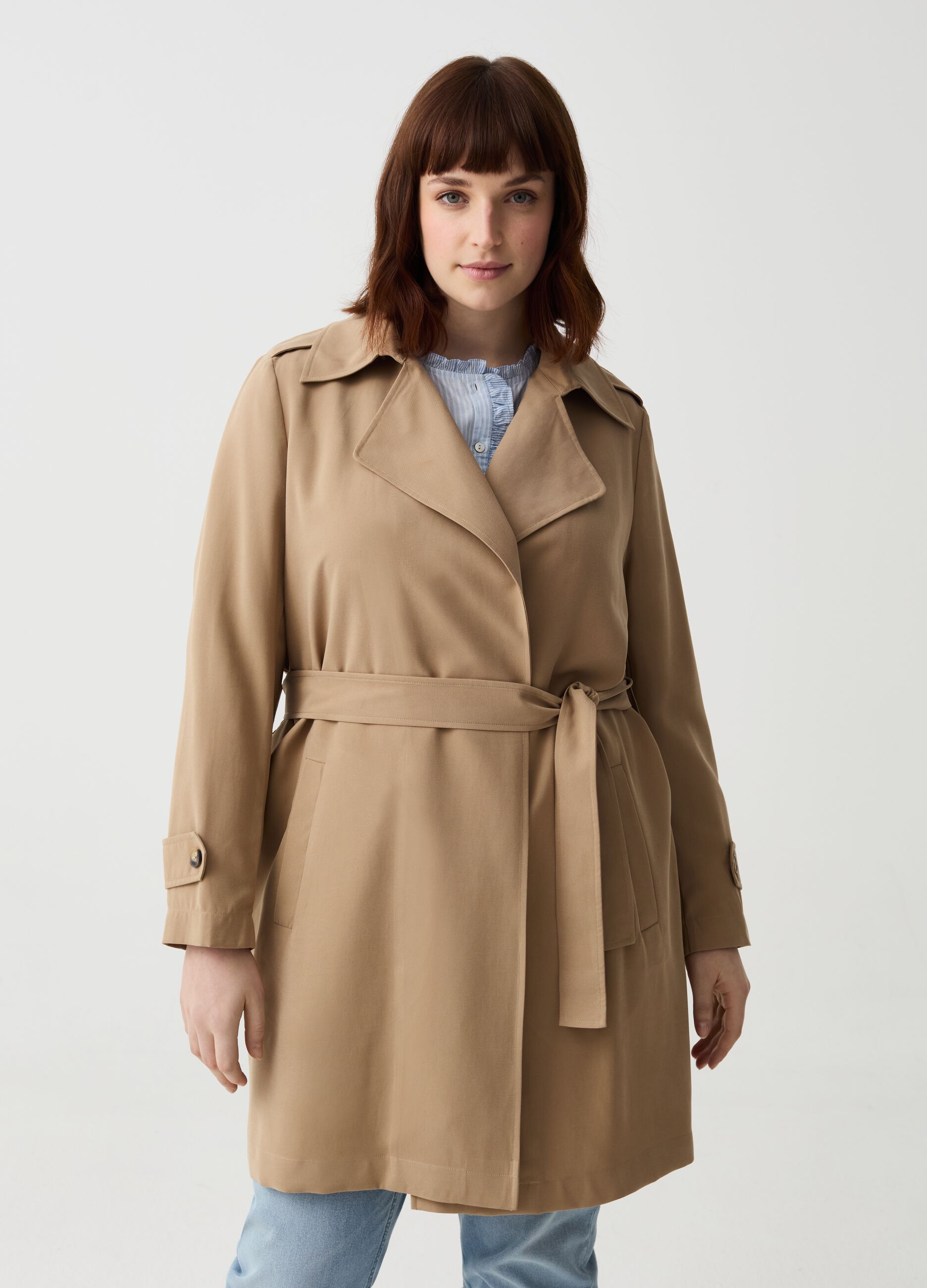 Curvy trench coat with belt