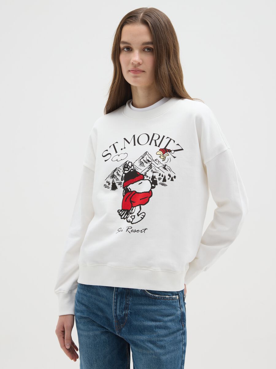 Felpa girocollo bianca in misto cotone regular fit con stampa Peanuts_0