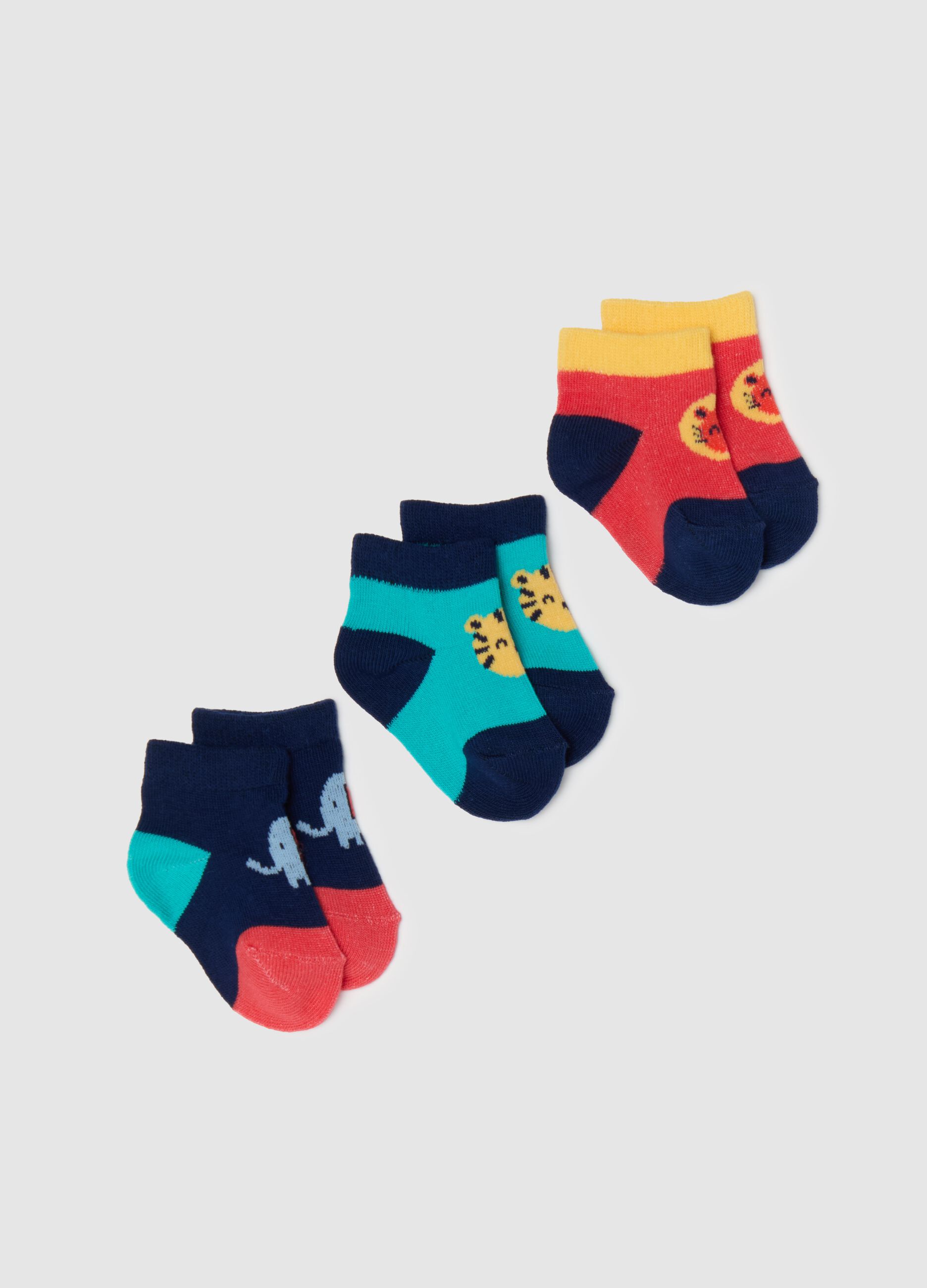 Three-pair pack colourblock socks with savannah animals design