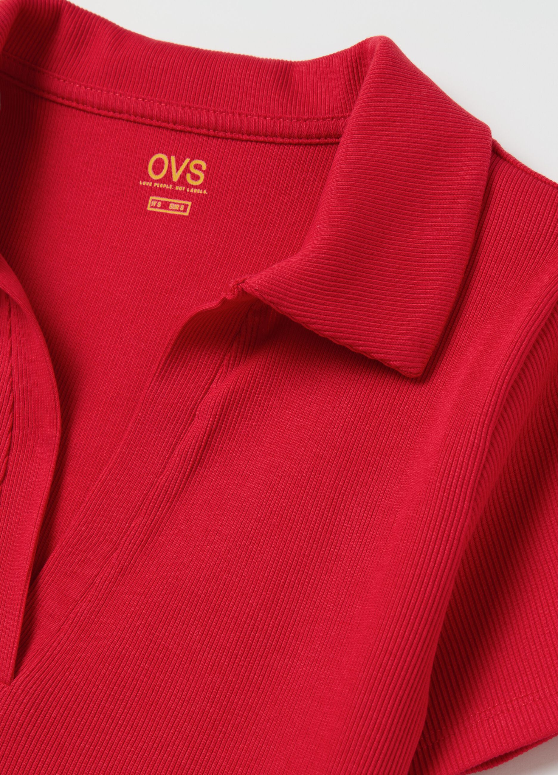 T-shirt with polo neck