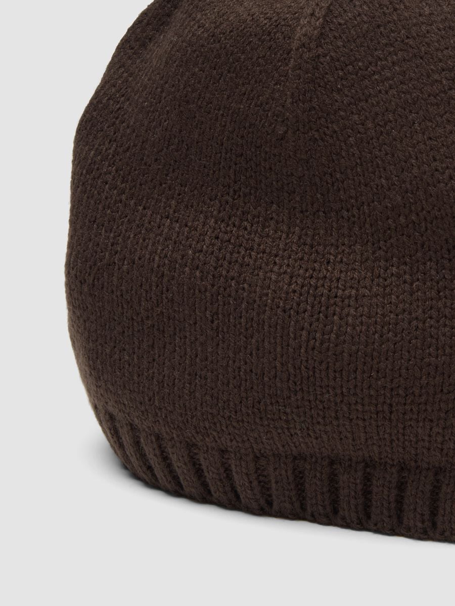Cappello marrone a costine_2