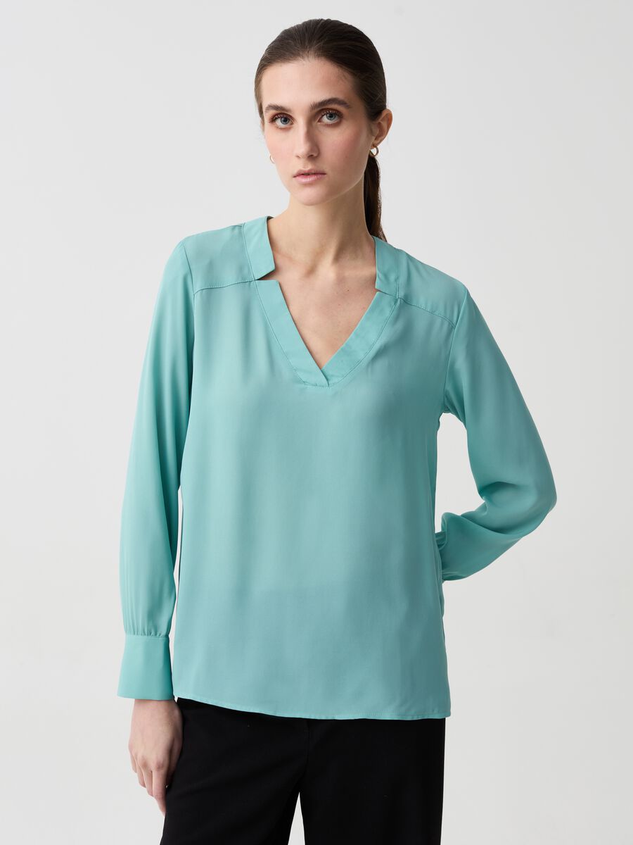 Blouse with V neck and splits_1