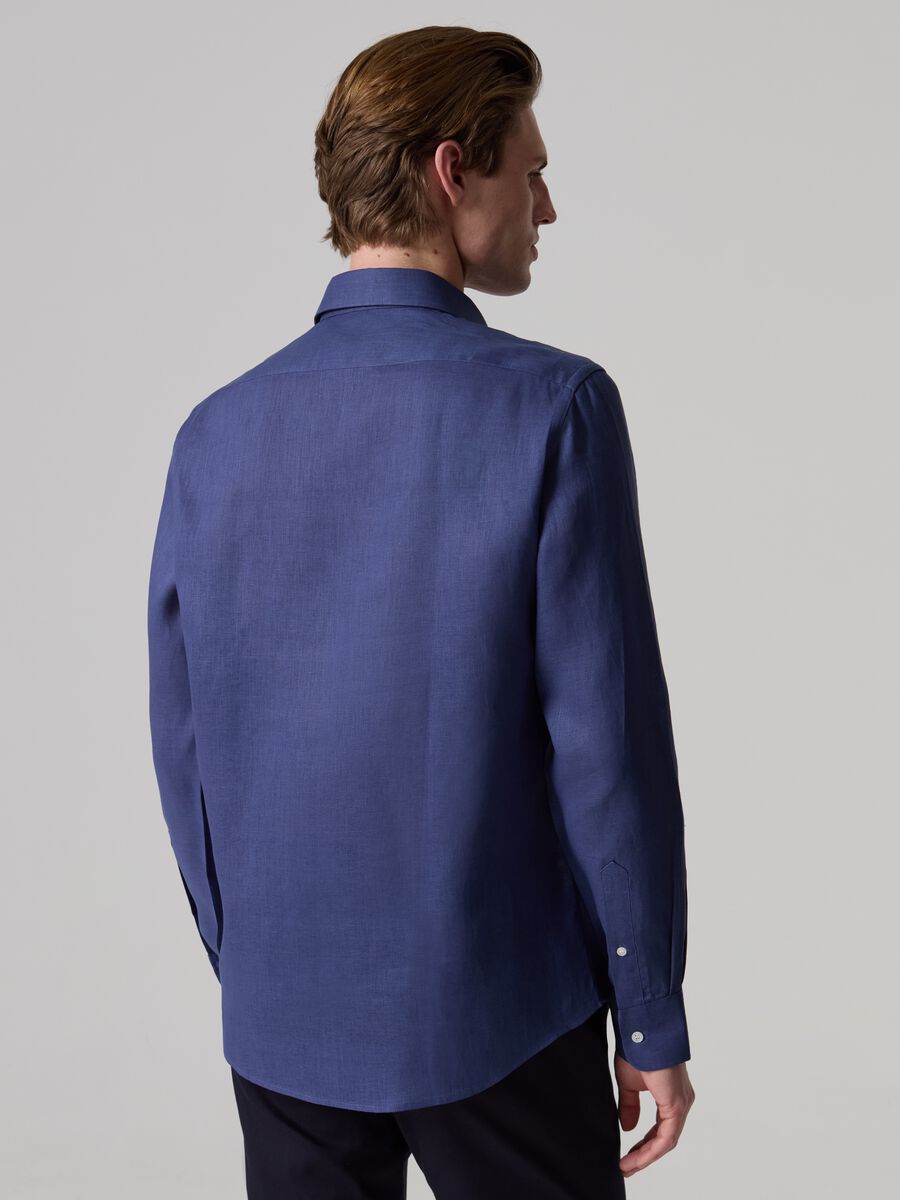Contemporary shirt in linen_2