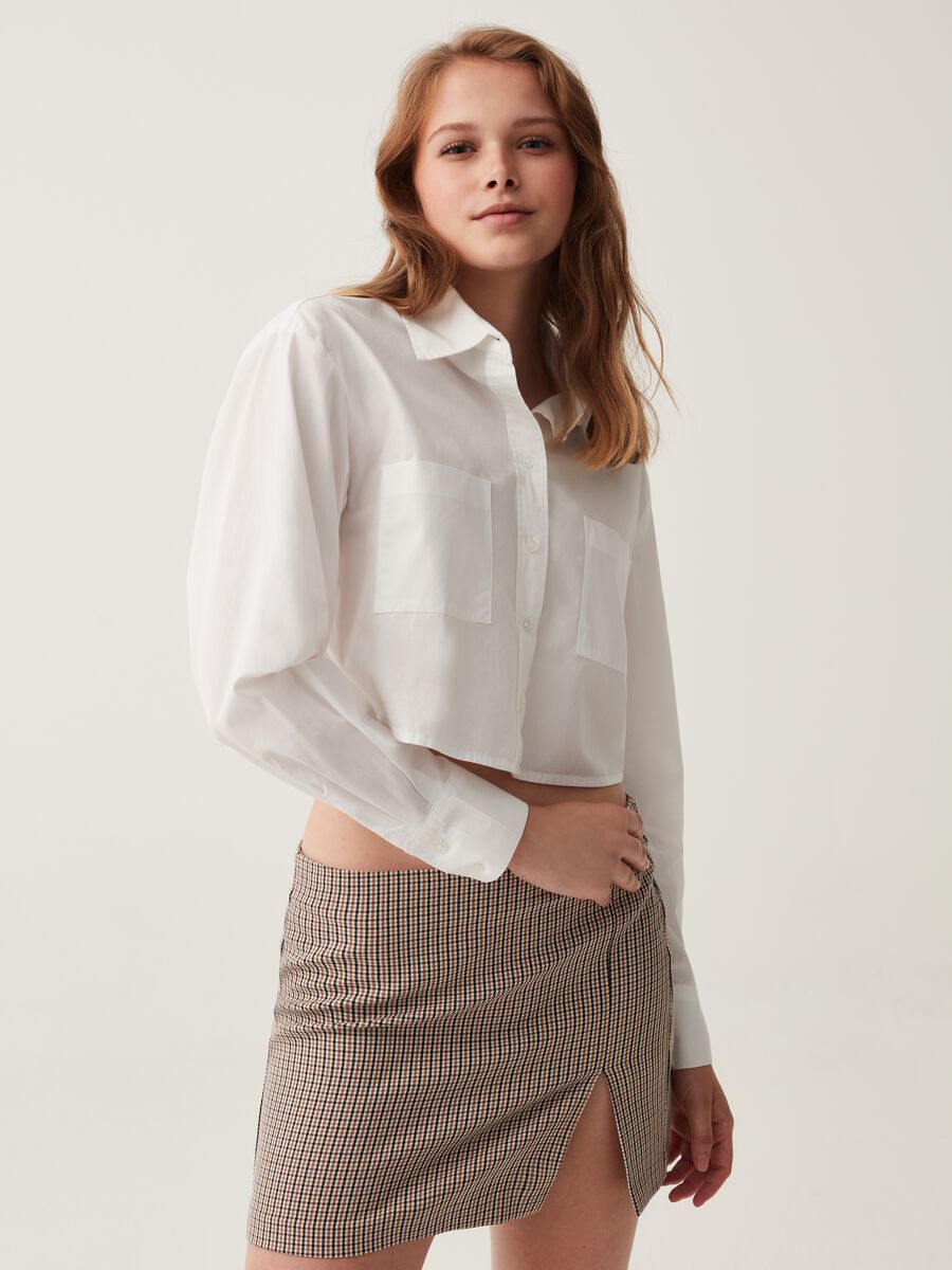 Camicia cropped con tasche_0