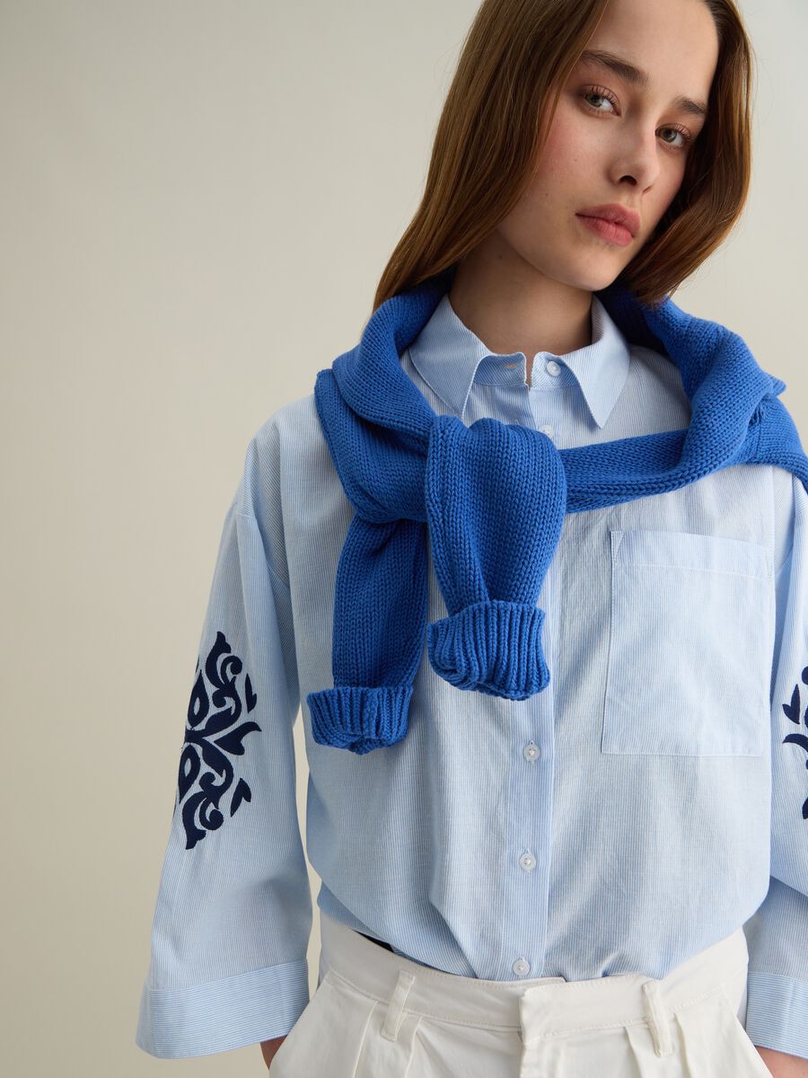 Light Blue Shirt with Embroidered Cotton Details_2