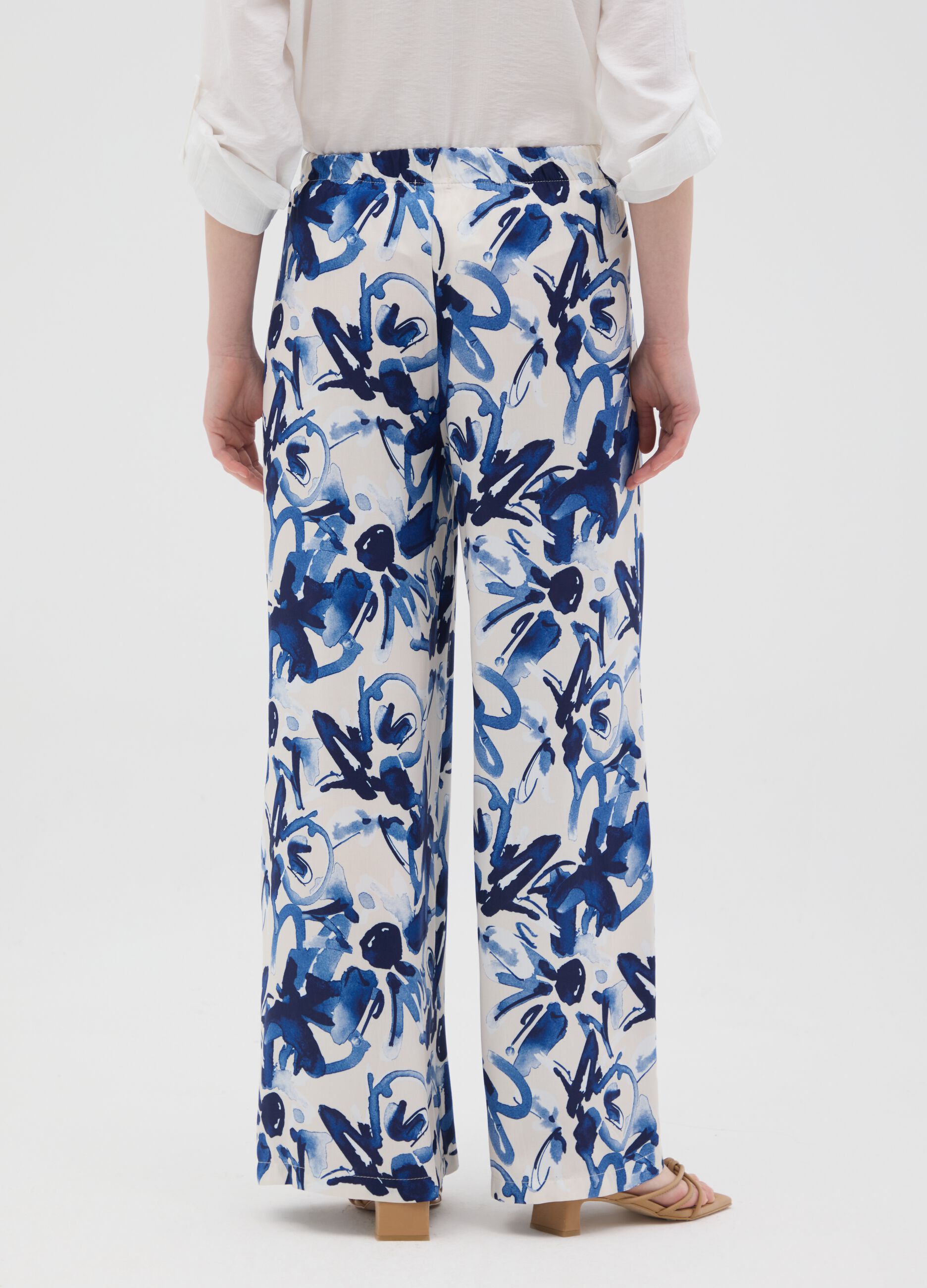 Women's Multicolour Regular Fit Trousers with Floral Print