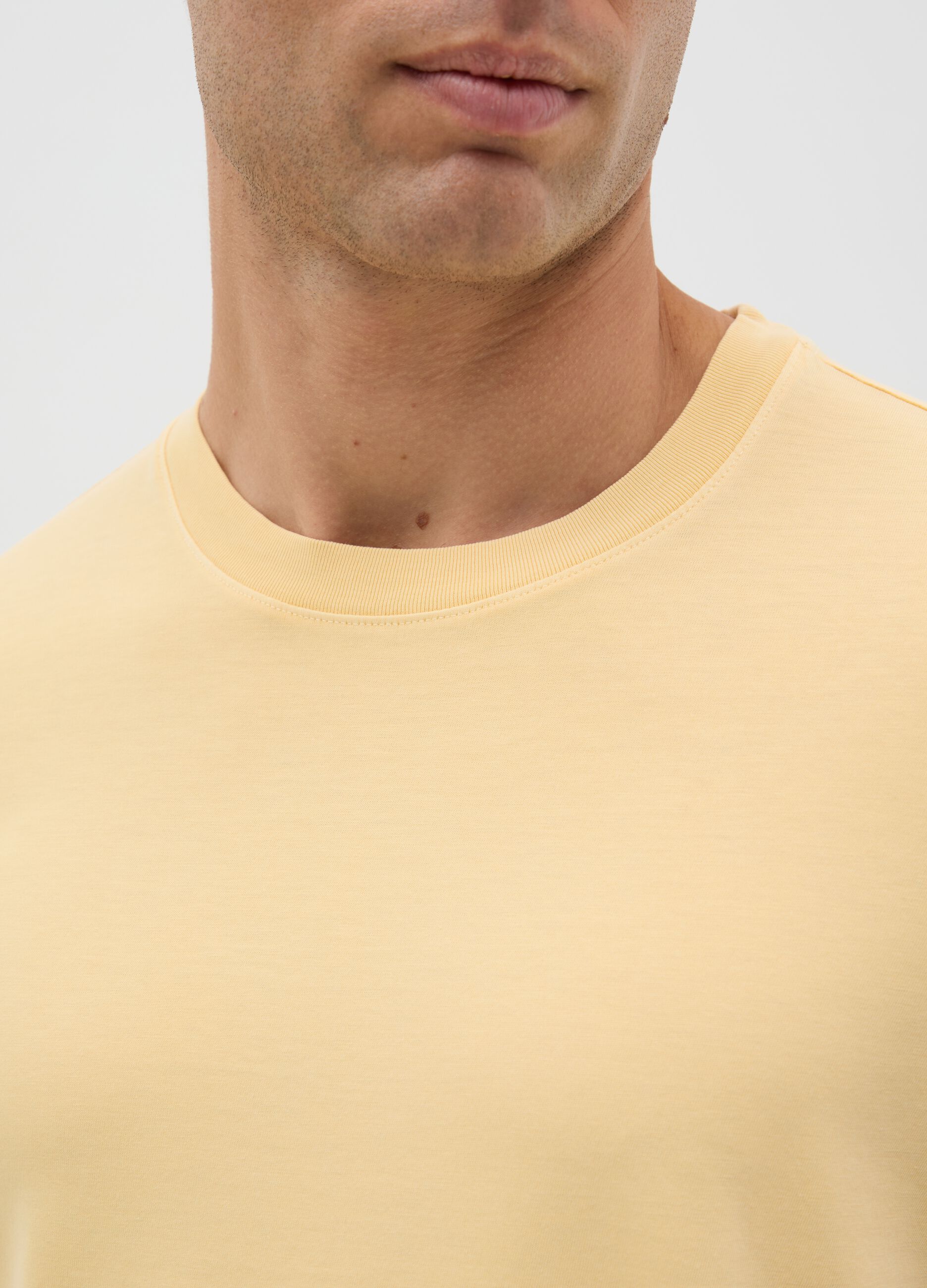 Men’s yellow, regular-fit T-shirt in 100% cotton