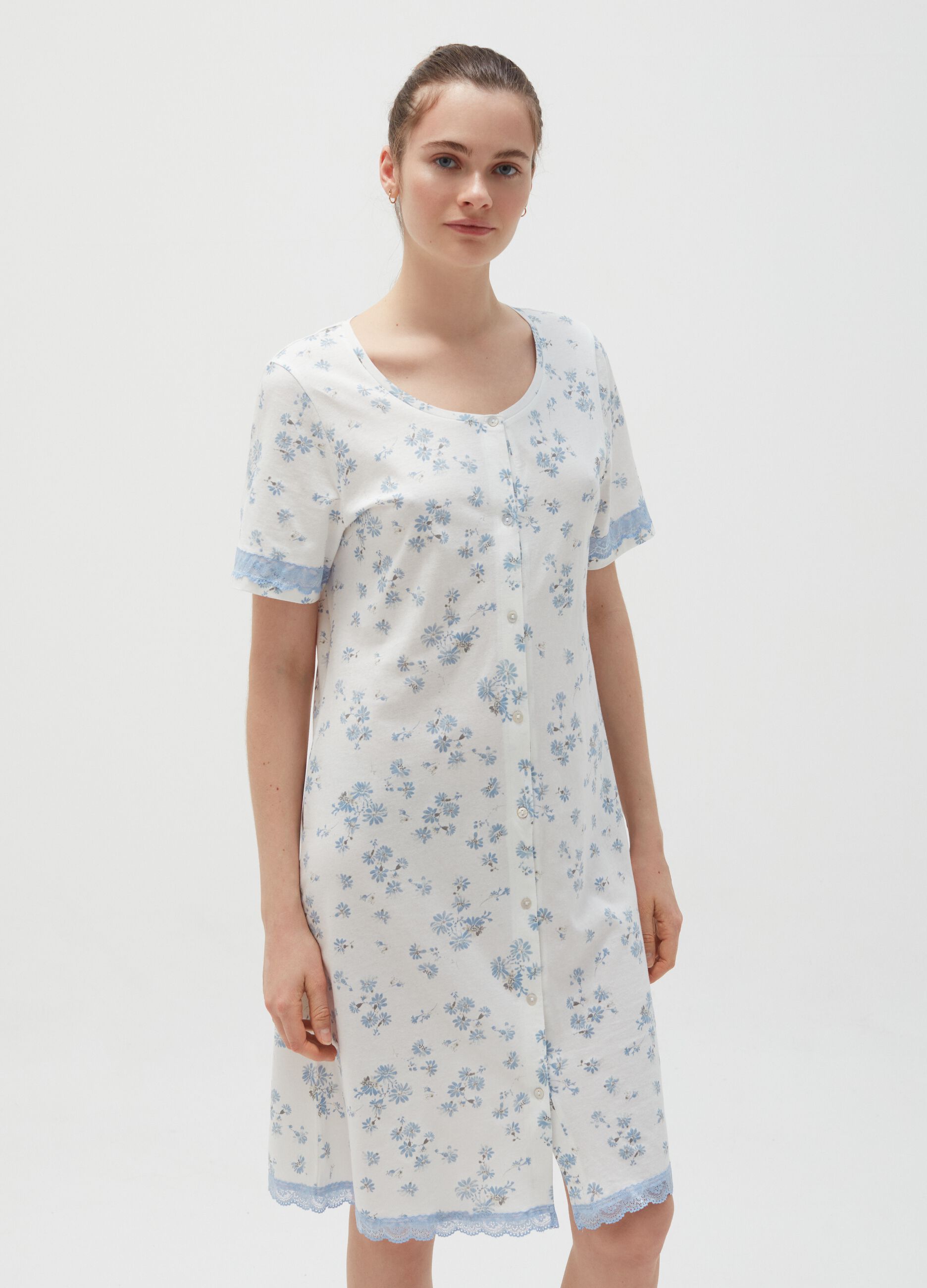 Cotton nightdress with floral pattern