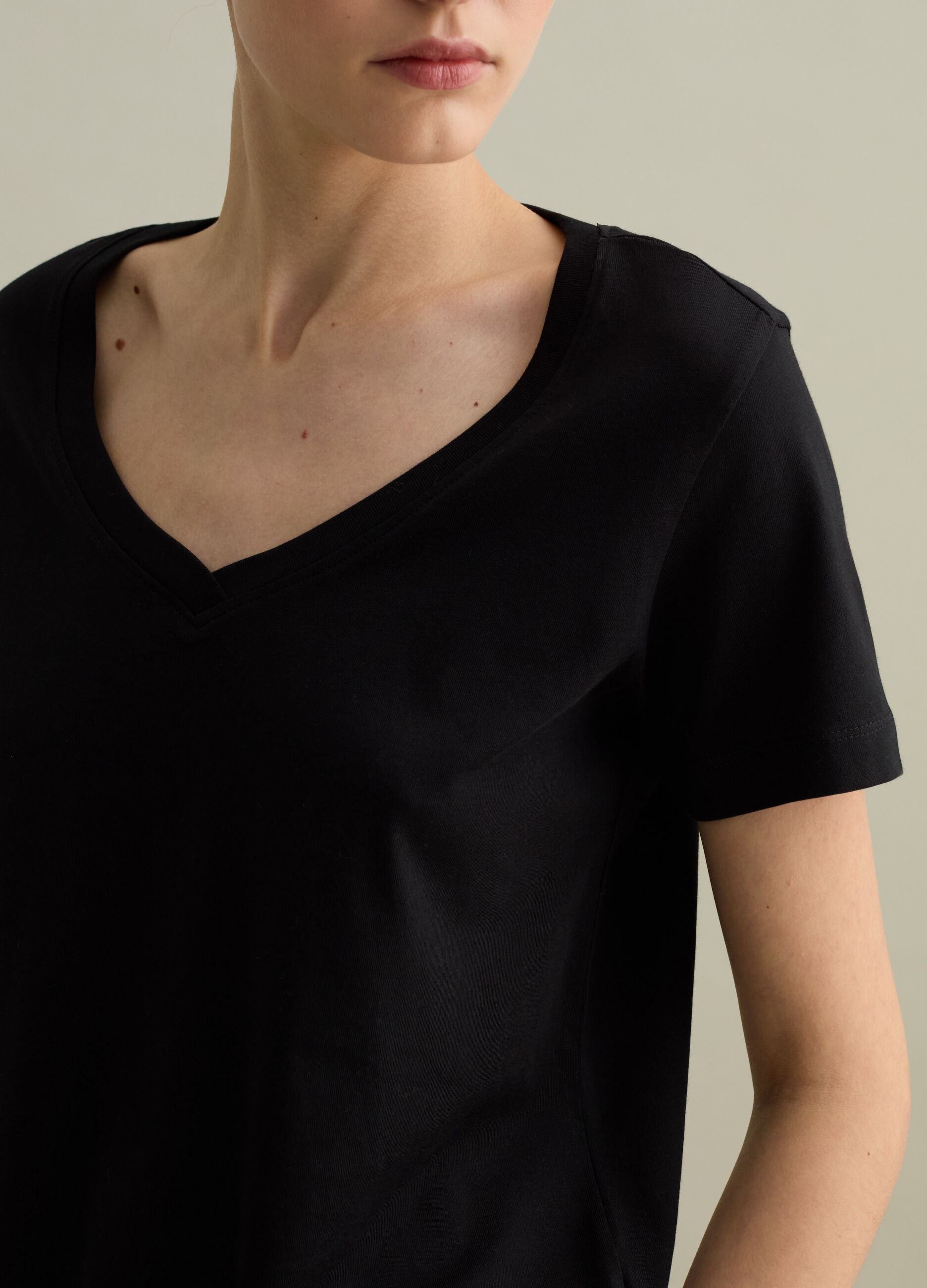 Cotton V-neck T-shirt