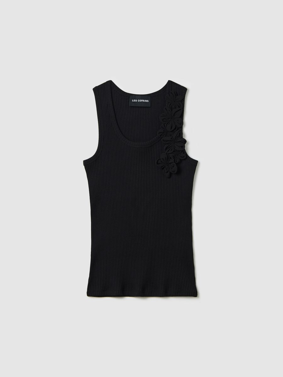 Black ribbed top with floral applications_4