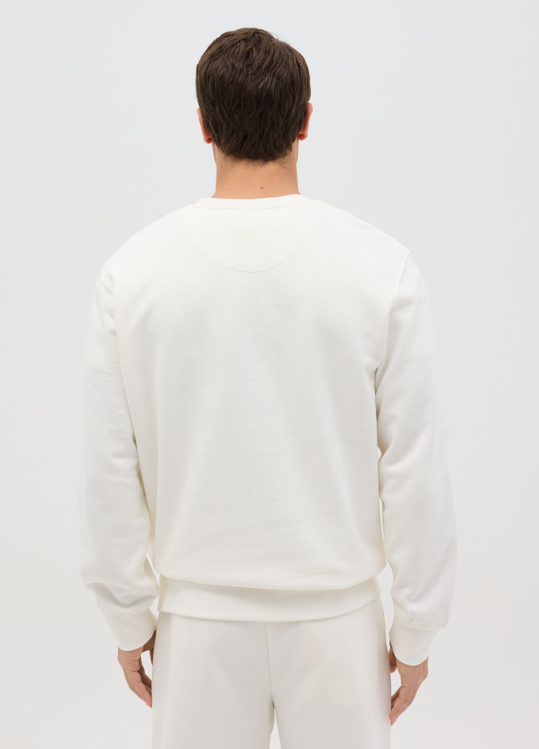 Oversized sweatshirt with round neck