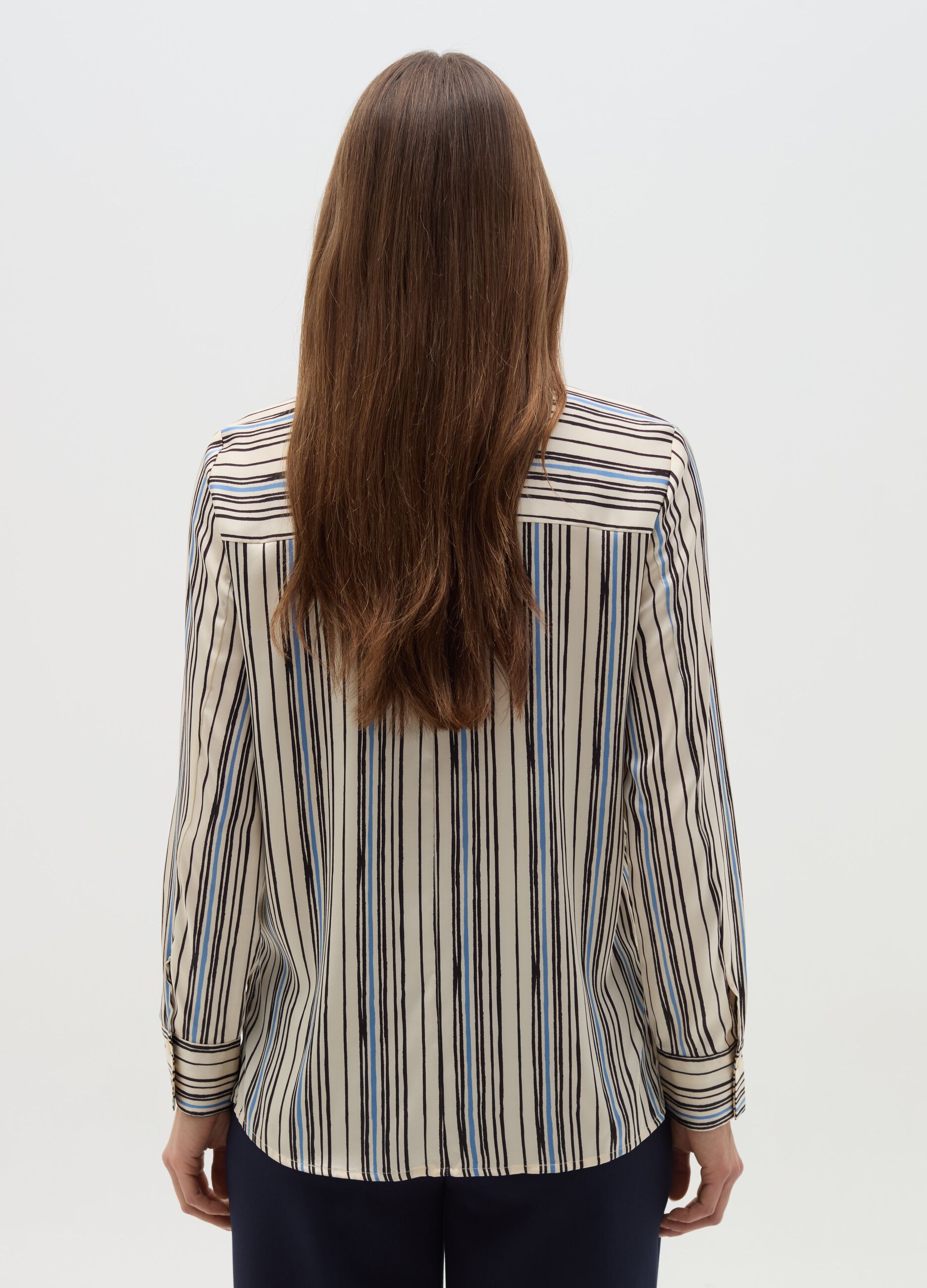 Camicia in satin con spacchetti