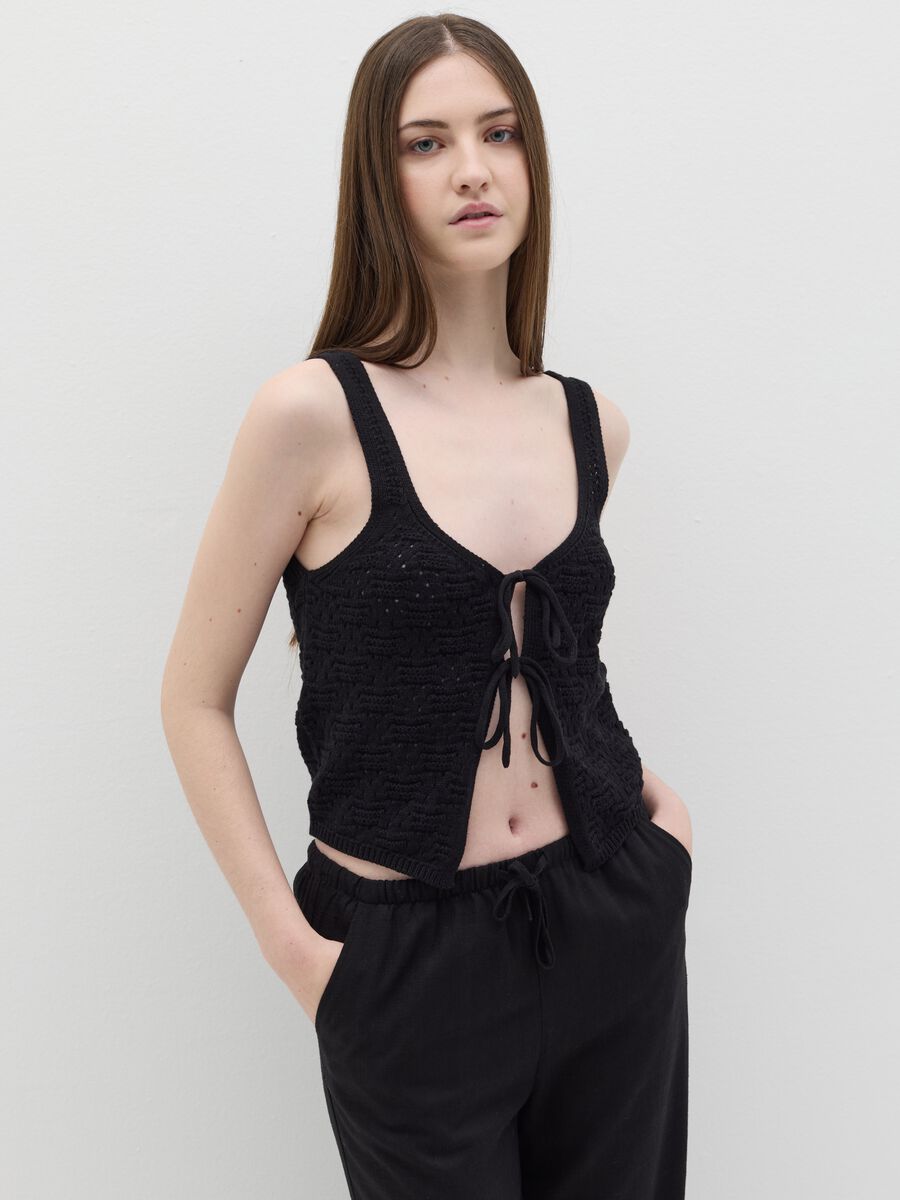 Black crochet crop top with laces_1